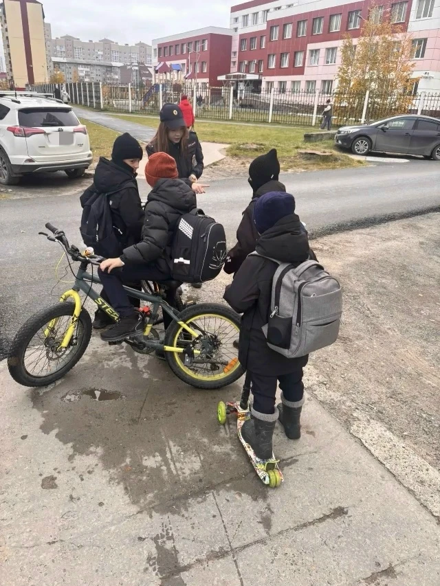 🚔 Госавтоинспекторы продолжают ежедневные патрулирования в дворовых территориях, скейт...