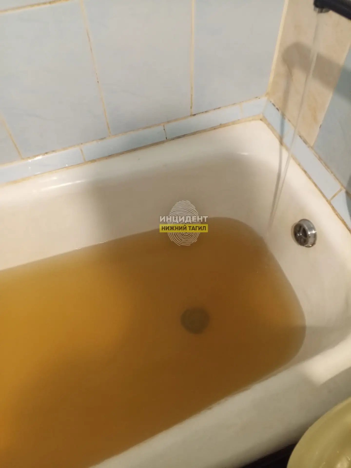 Жители дома на Космонавтов недовольны водой