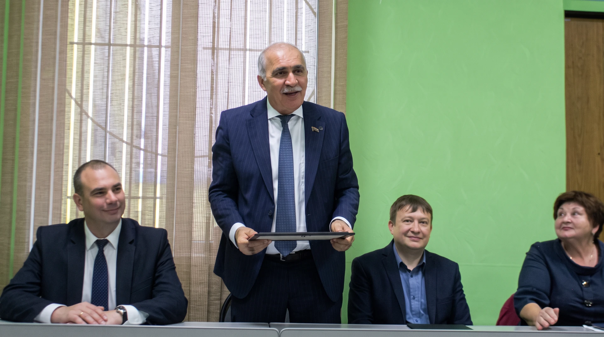 В третье воскресенье октября Россия традиционно отмечает День работника дорожного хозяй...