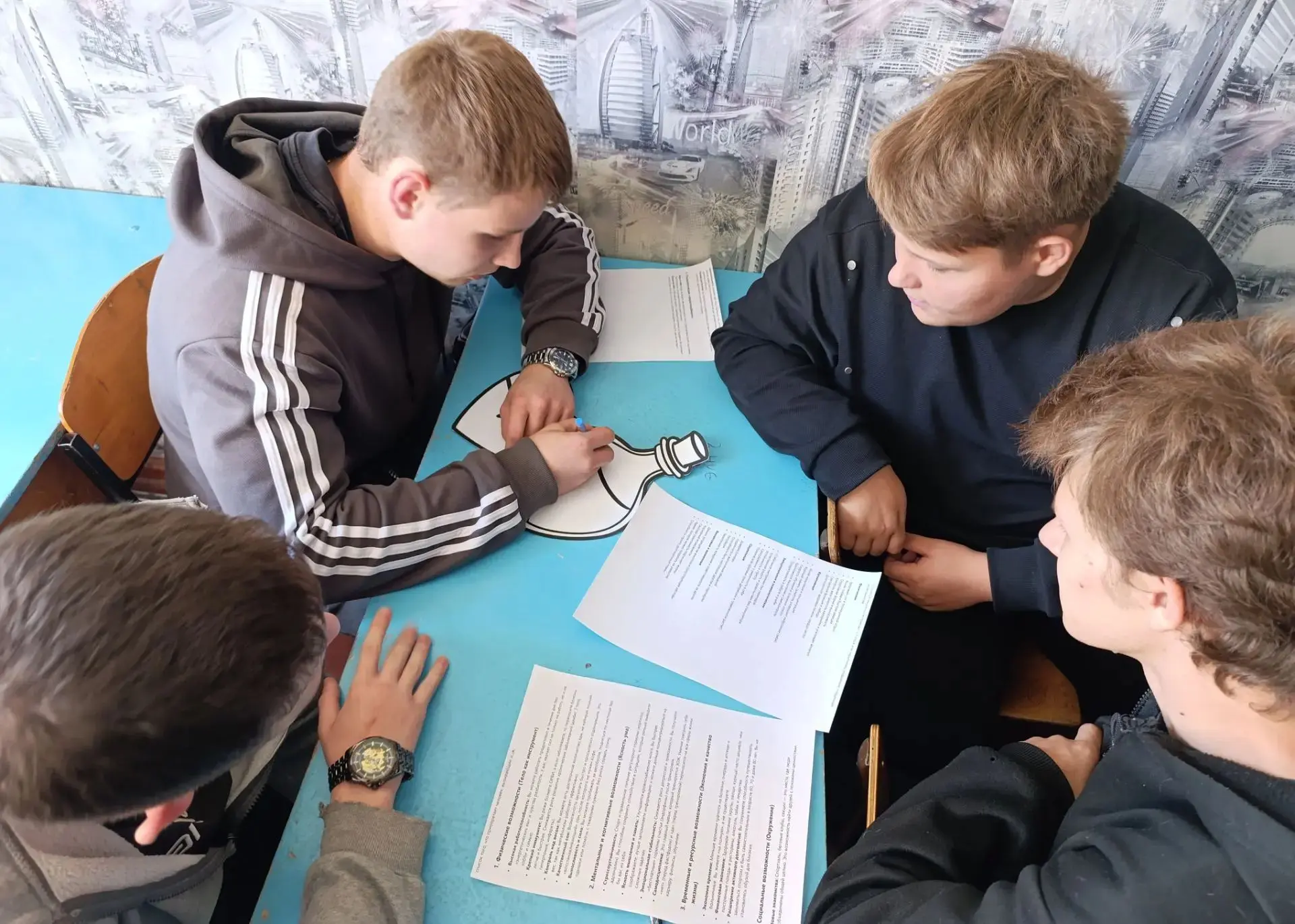 В Луганском колледже автосервиса имени А. А. Гизая 07.10.2026 прошло мероприятие по про...