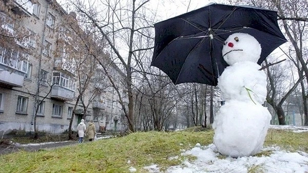 ❄️ Зима в России может удивить непривычным теплом — синоптики предупреждают об аномалии.
