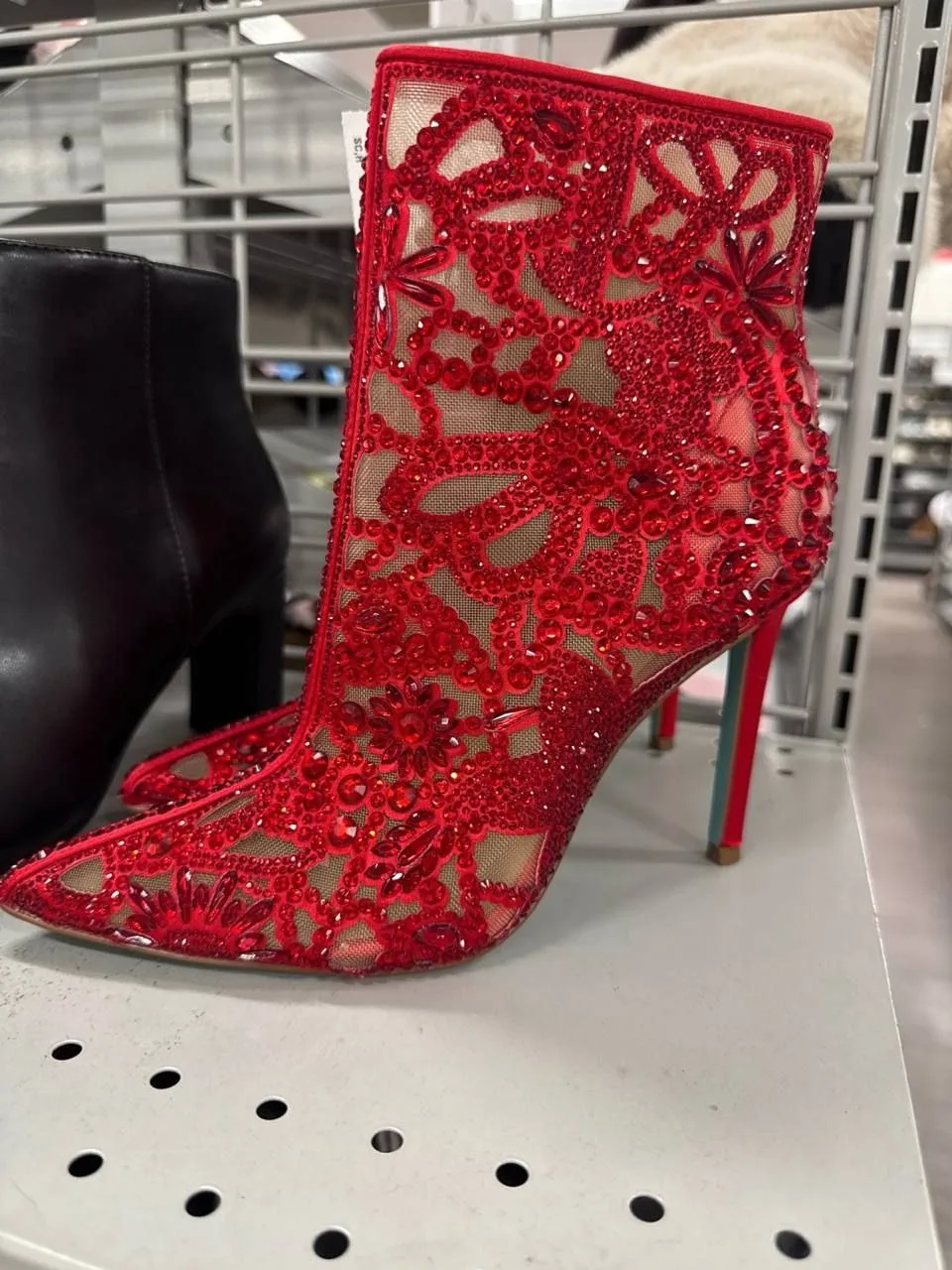 4300 Betsey Johnson ❤️