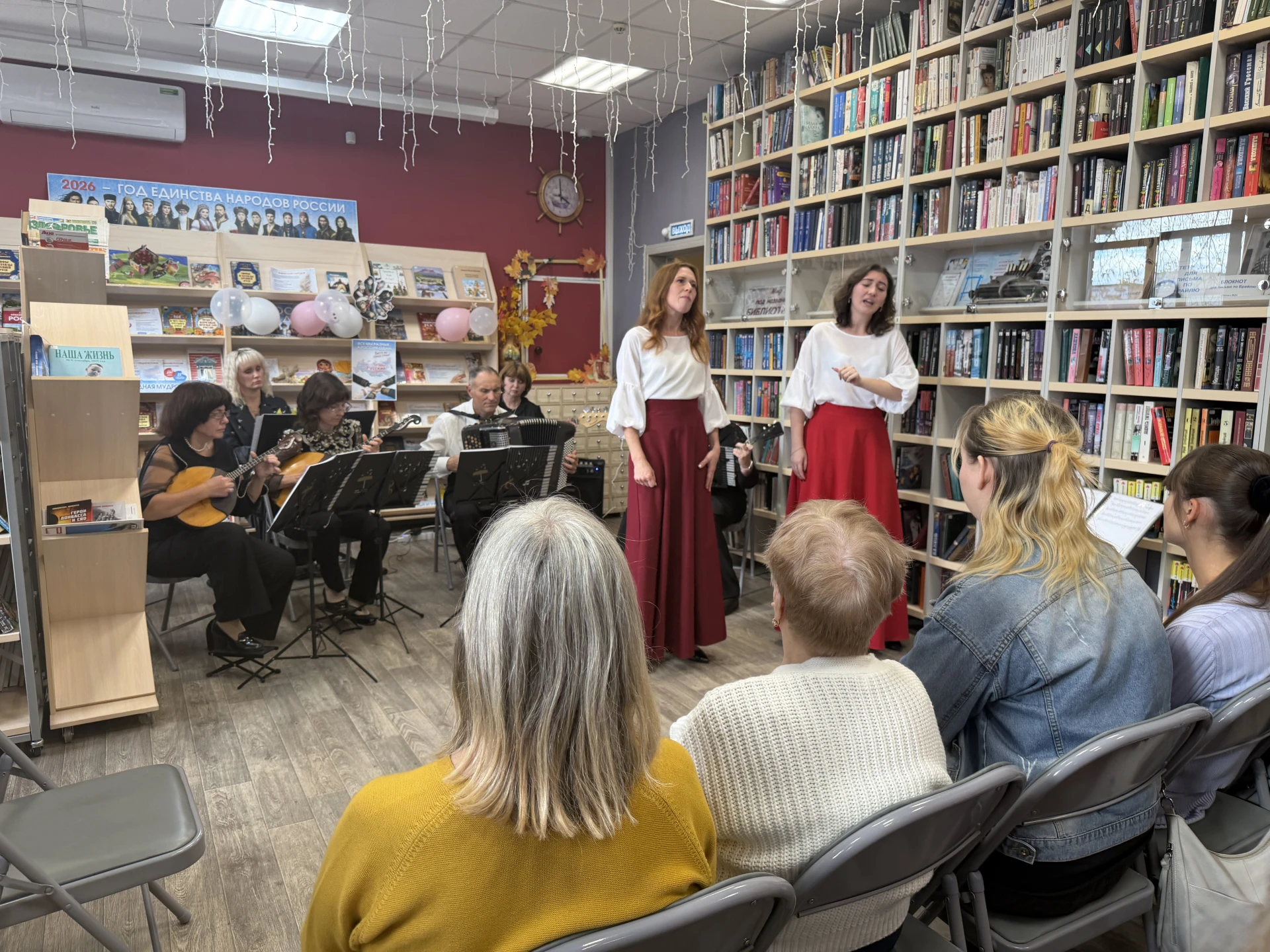 🤍 Музыка от сердца к сердцу: в Центральном районе отметили Международный день белой тр...