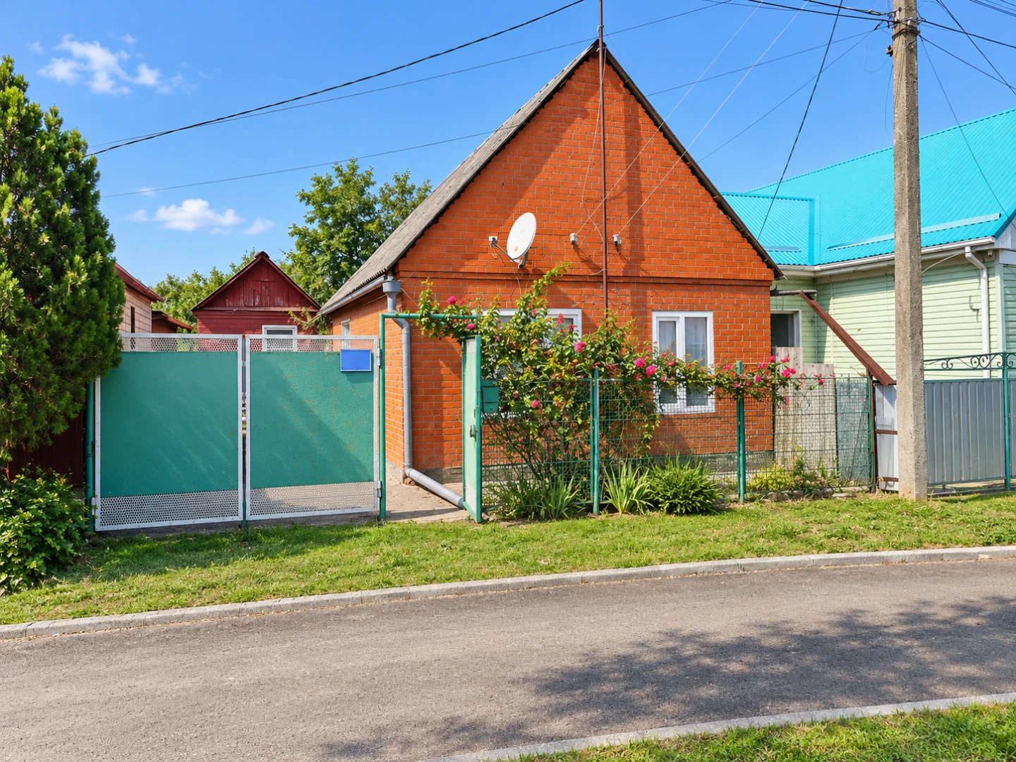 📍 «Крепкий кирпичный дом на 10 сотках | Развитая станица с удобной транспортной развяз...