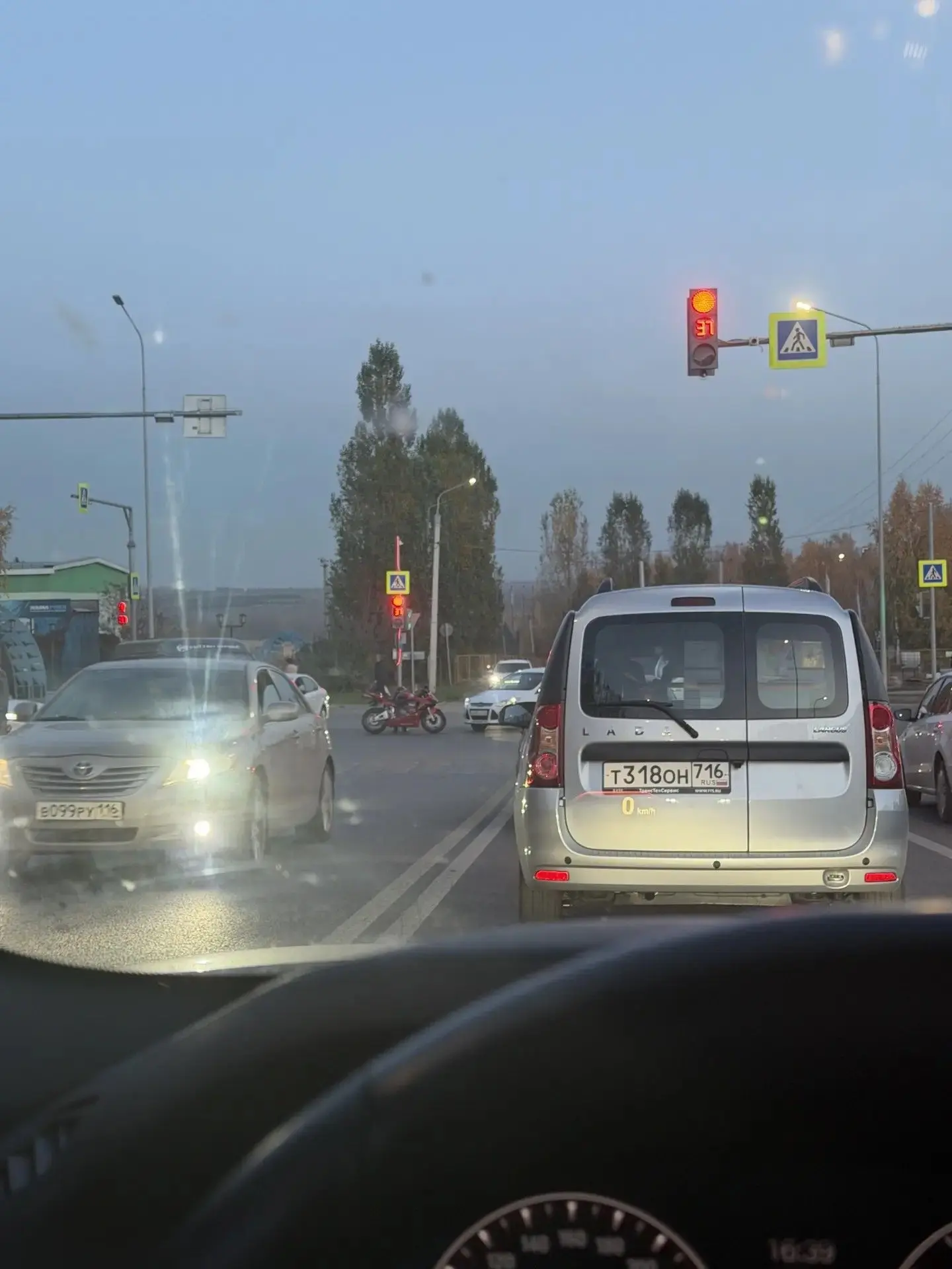 У Эссена на Гагарина ДТП с участием мотоциклиста.