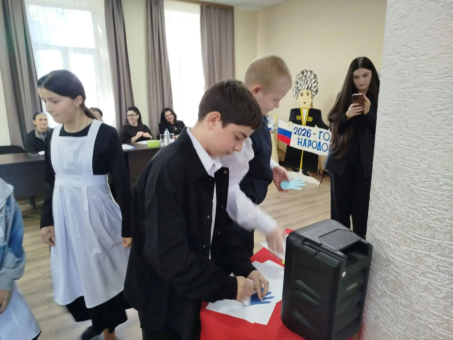 Сегодня 7 октября учащиеся 6"Б" класса МБОУ "СОШ №1 ст. Кардоникской" приняли участие  ...