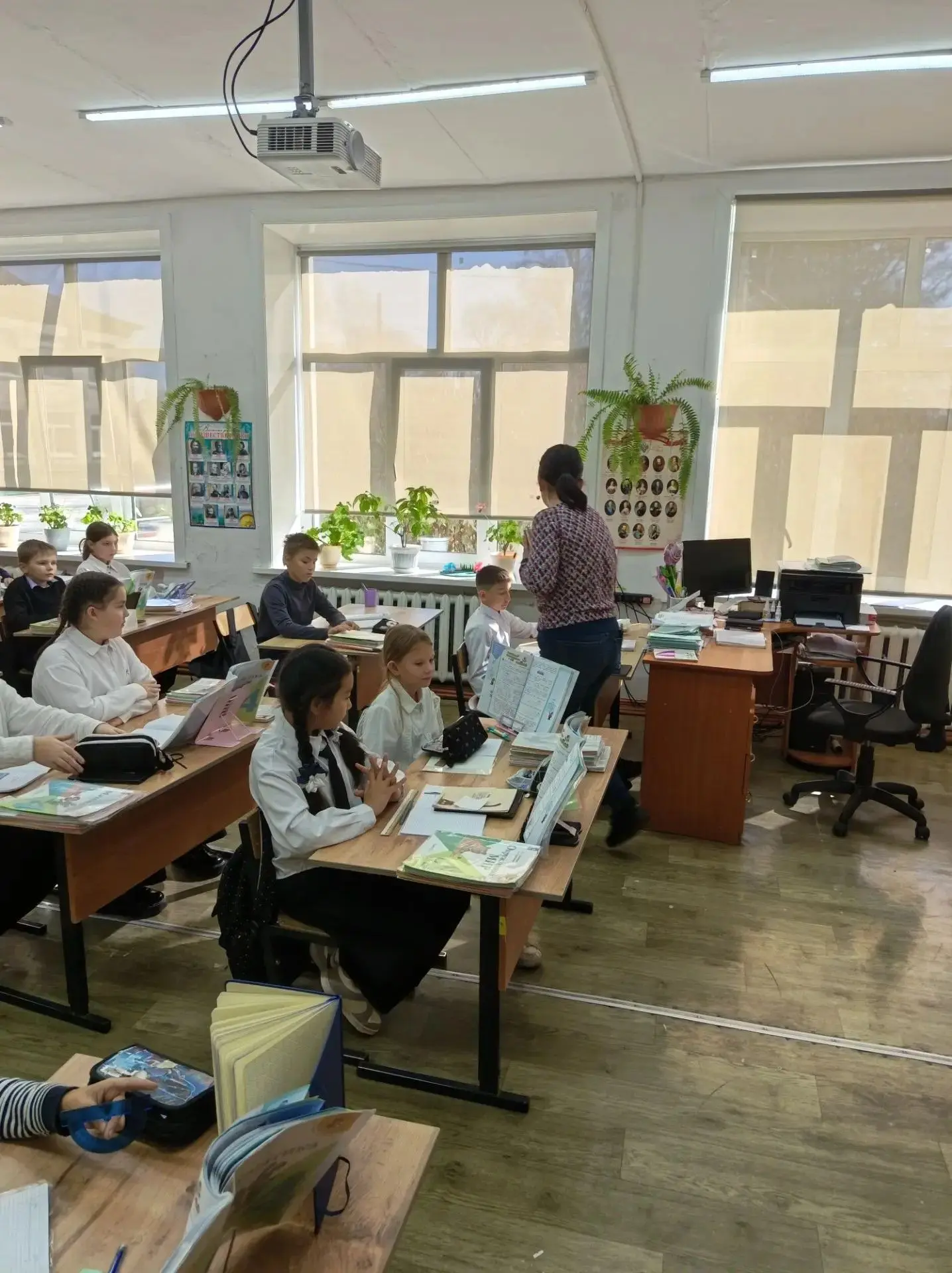 📚 В рамках месячника школьных библиотек прошел методический десант по проверке сохранн...