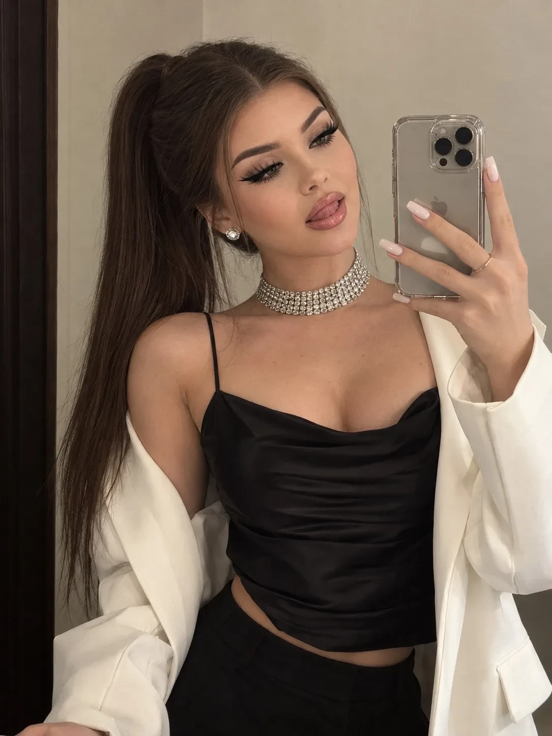 Леночка 🖤
