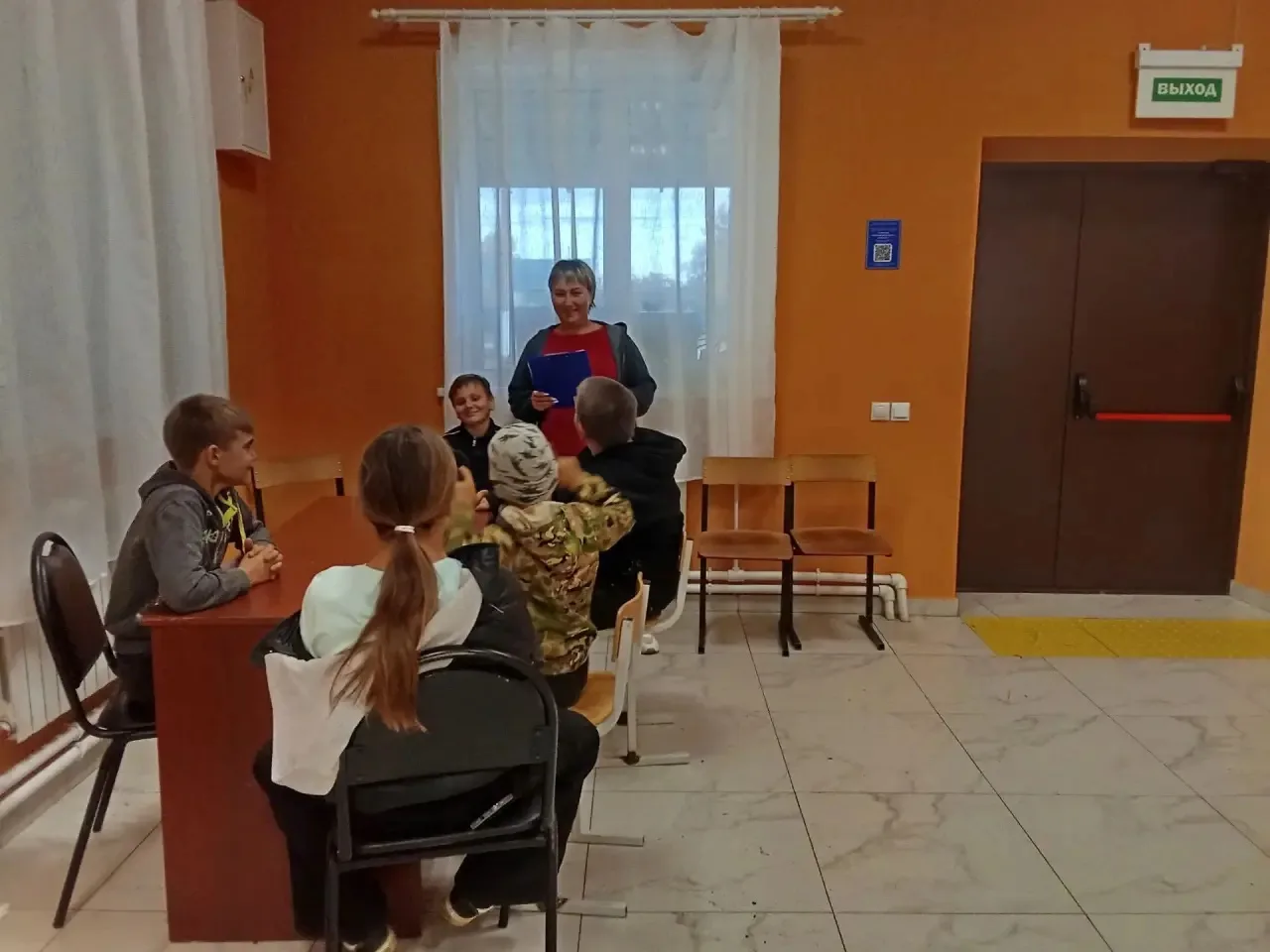 10 октября в Кытинском СДК прошёл тематический час "Хлеб всему голова". Ведущая рассказ...