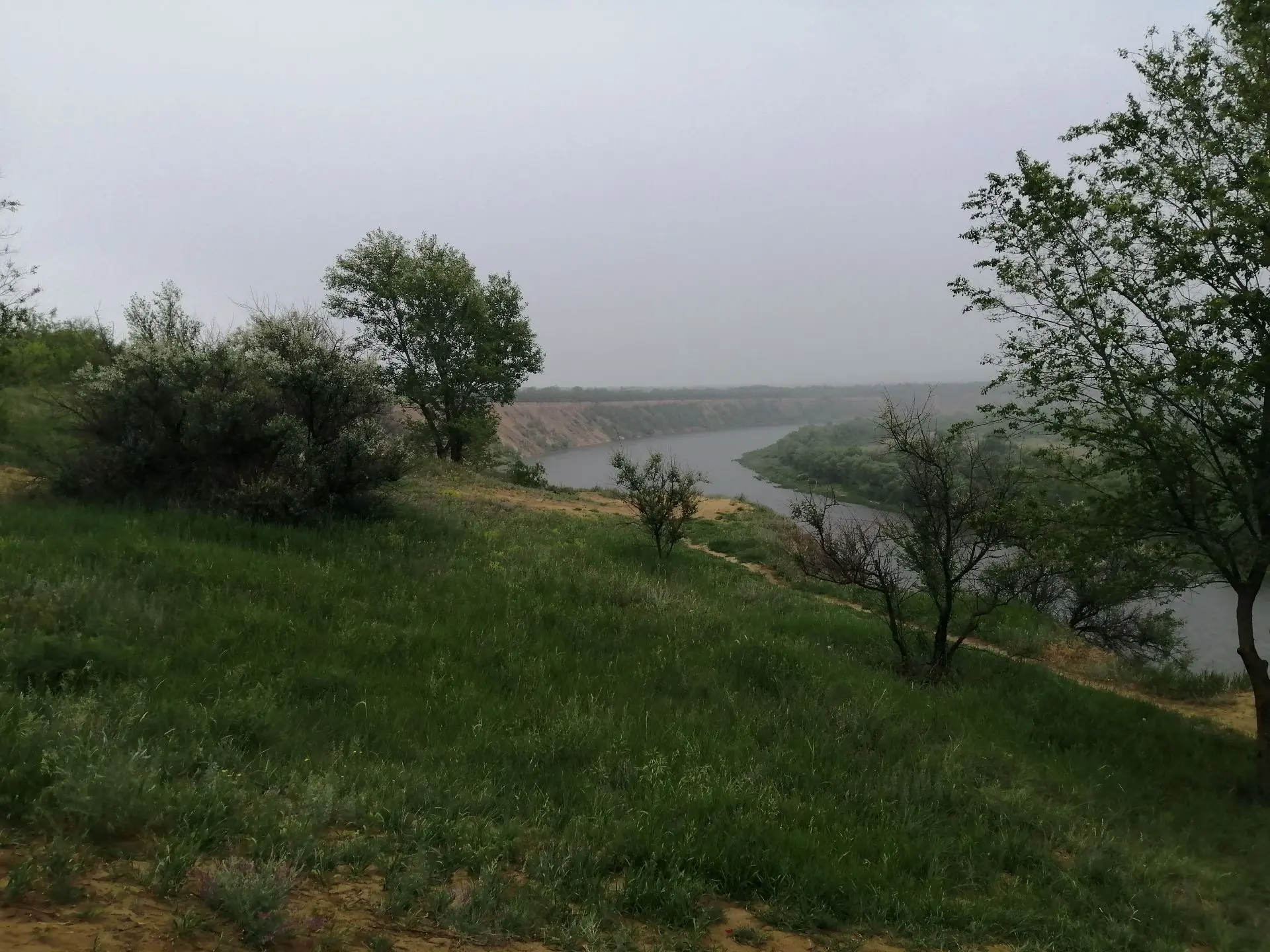 Лебяжий крутояр, не далеко от станицы Вёшенской