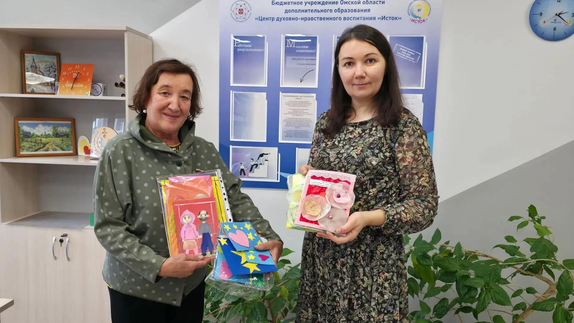 🤗 #в_Истоке прошла акция «Живое тепло бумажных строк», приуроченная ко Дню пожилого че...