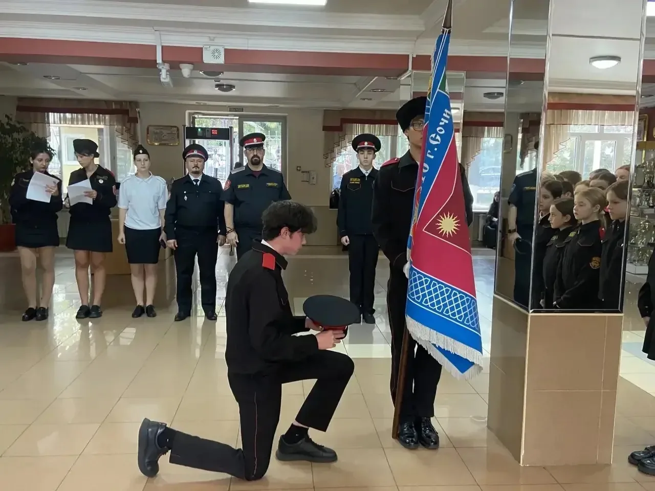 Завершились выборы атамана школы.Борьба между кандидатами была упорная,но школа сделала...