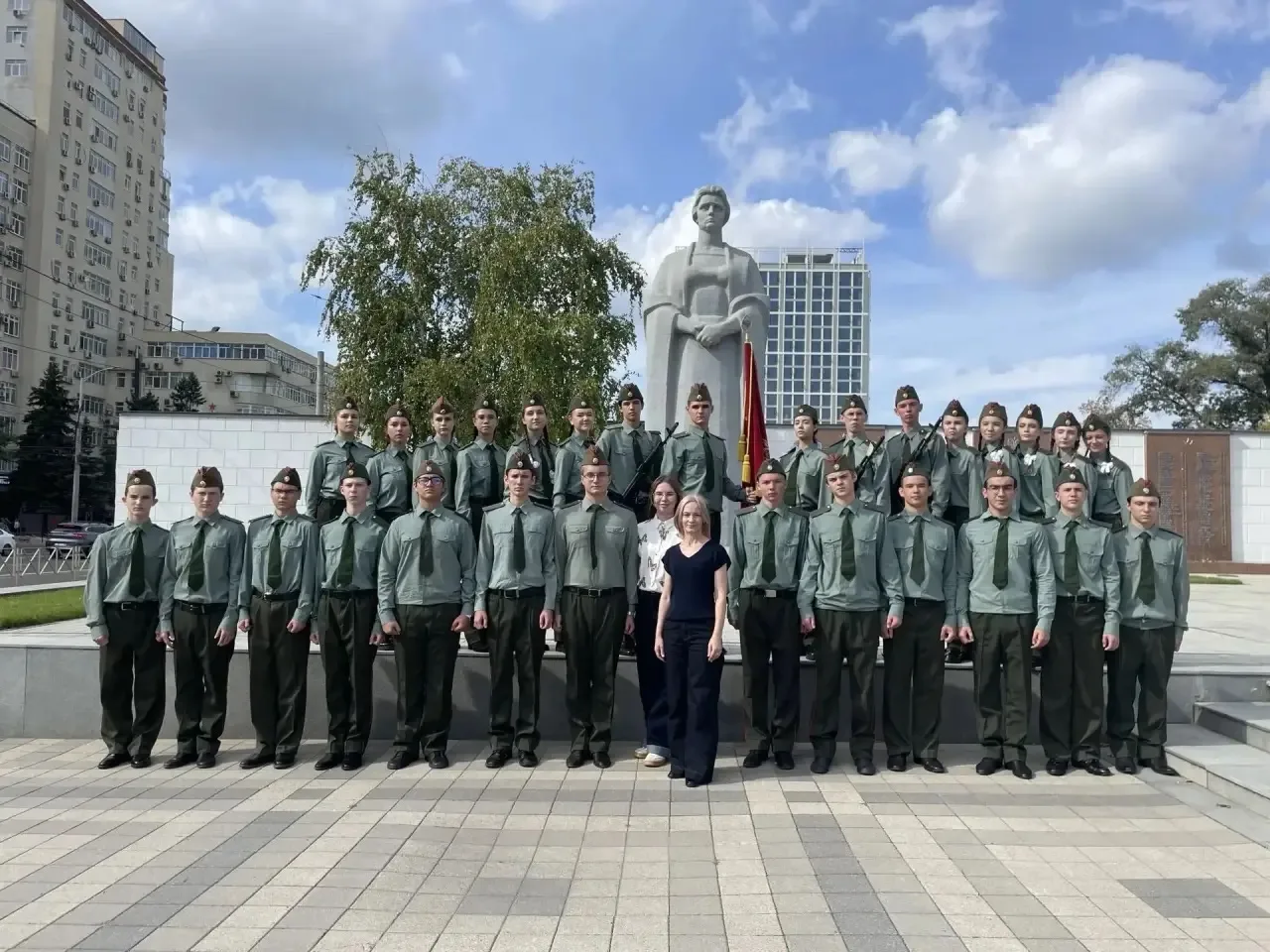 Сегодня официально завершилась неделя несения Почётной Вахты Памяти на Посту № 1 у Огня...