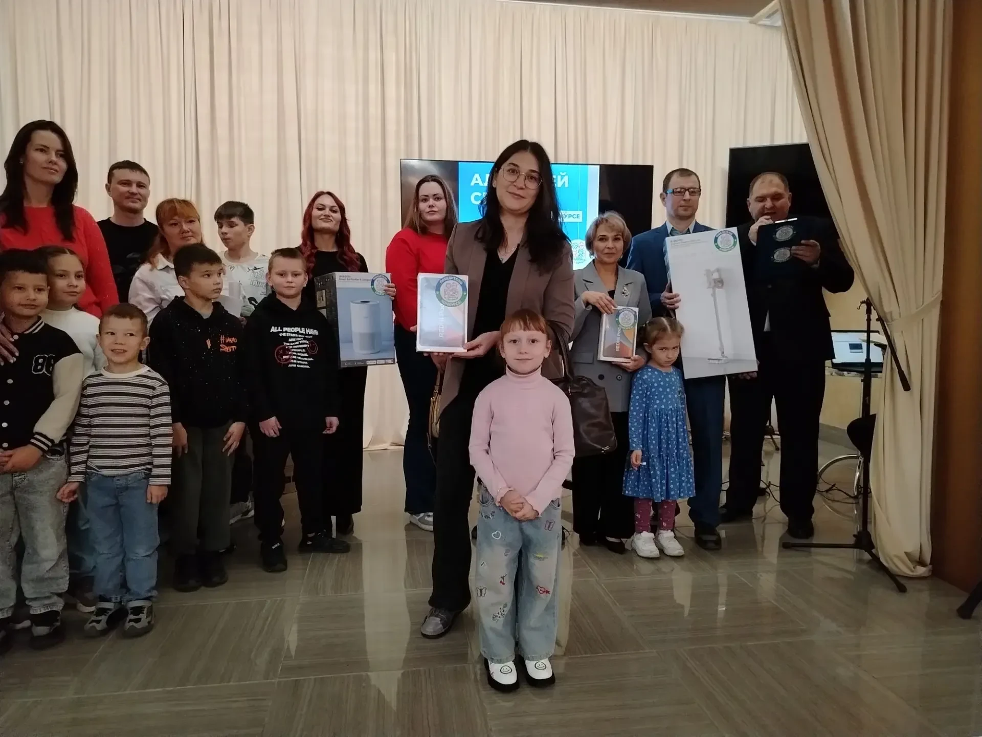 🎉 Наша сотрудница — среди победителей конкурса «Алга! Всей семьёй на выборы»