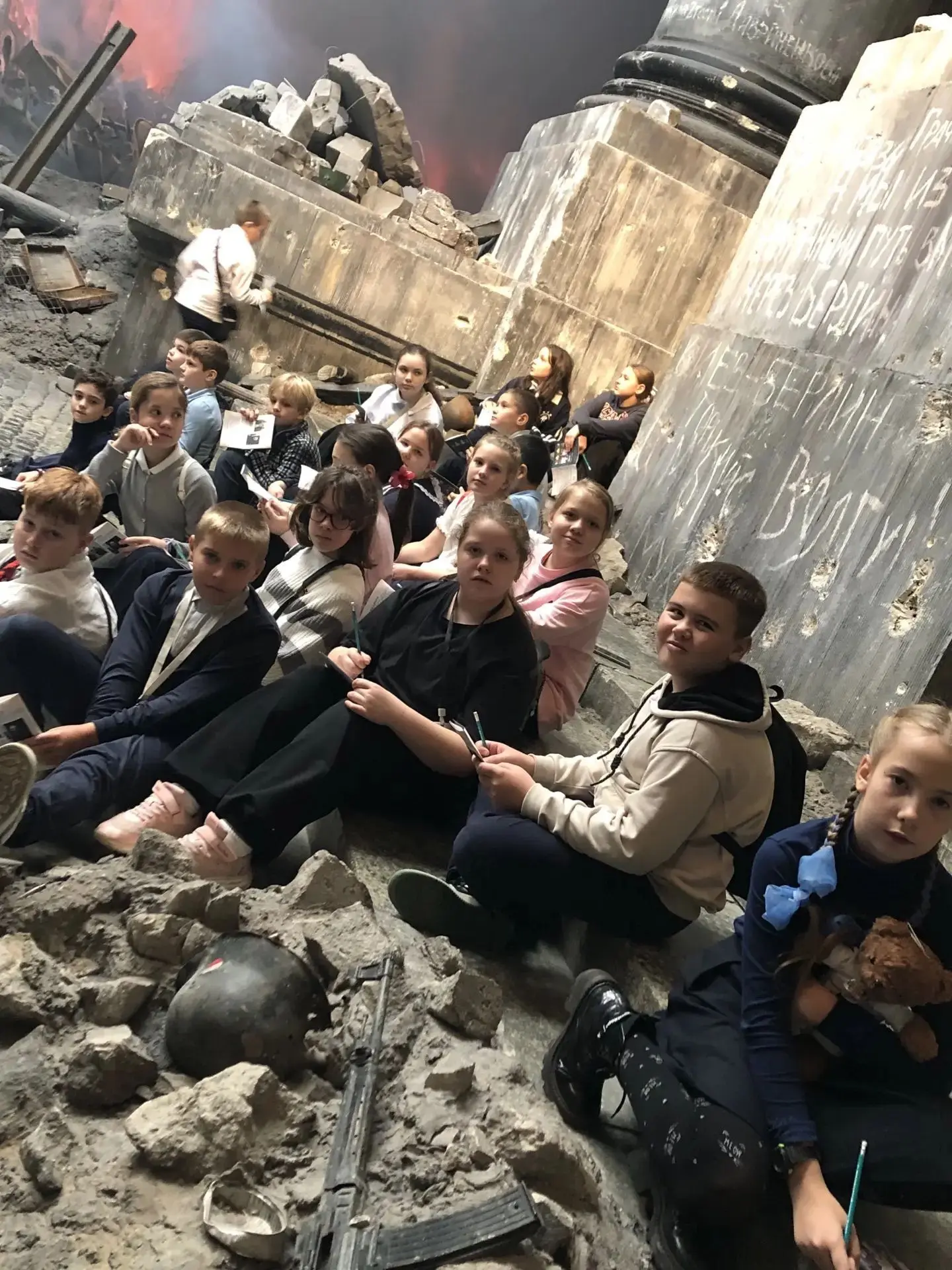 ✨  13 октября учащиеся 4 Е и 4 Ж побывали в Музее Победы   на Поклонной горе «Путешеств...