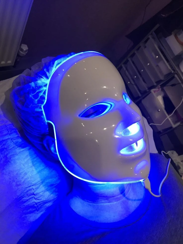 LED-терапия в Студии красоты Ольги Гессон: свет, который работает на вашу кожу ✨