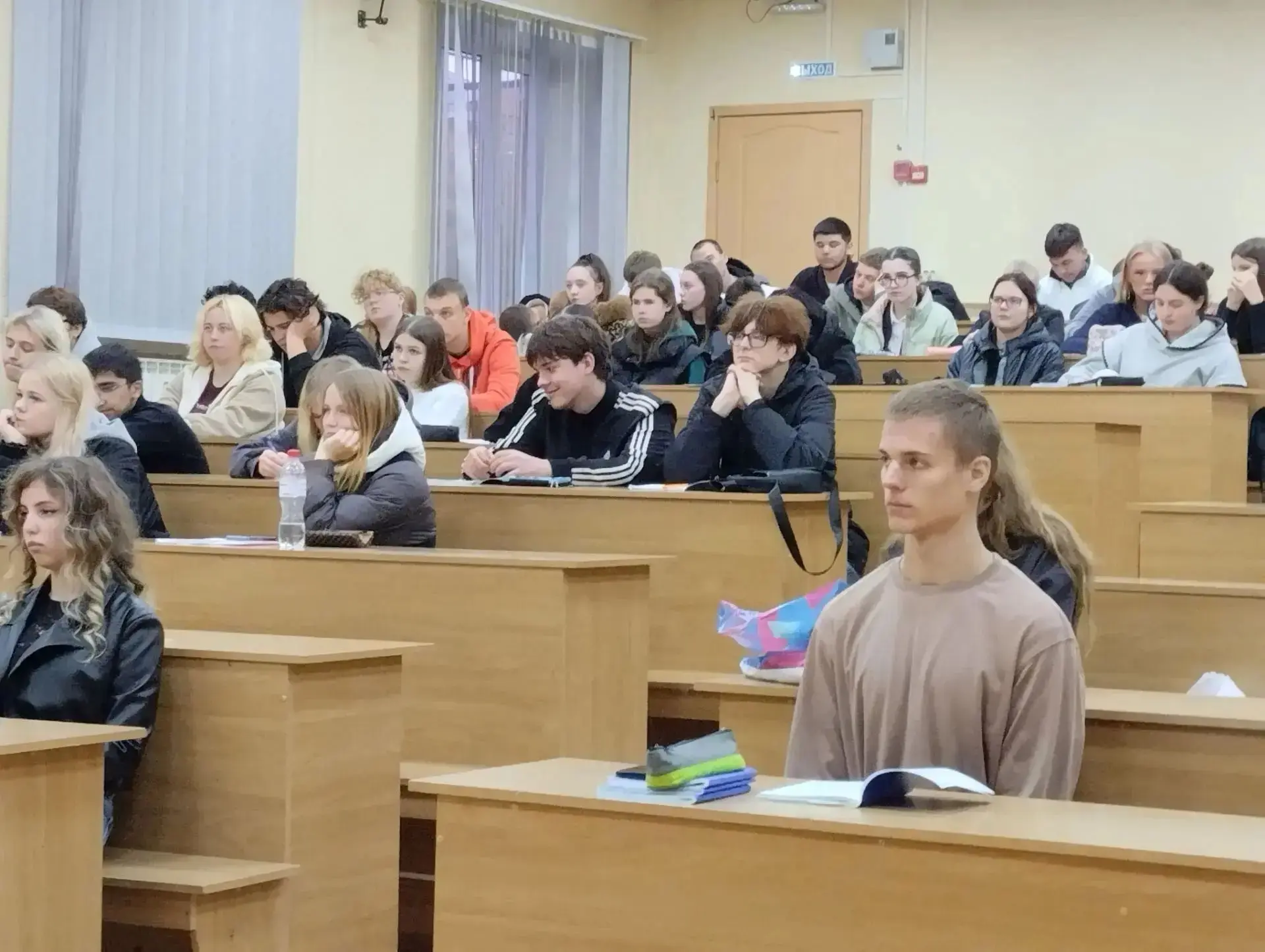 Автоинспекторы Костромы провели профилактическую встречу со студентами КГУ