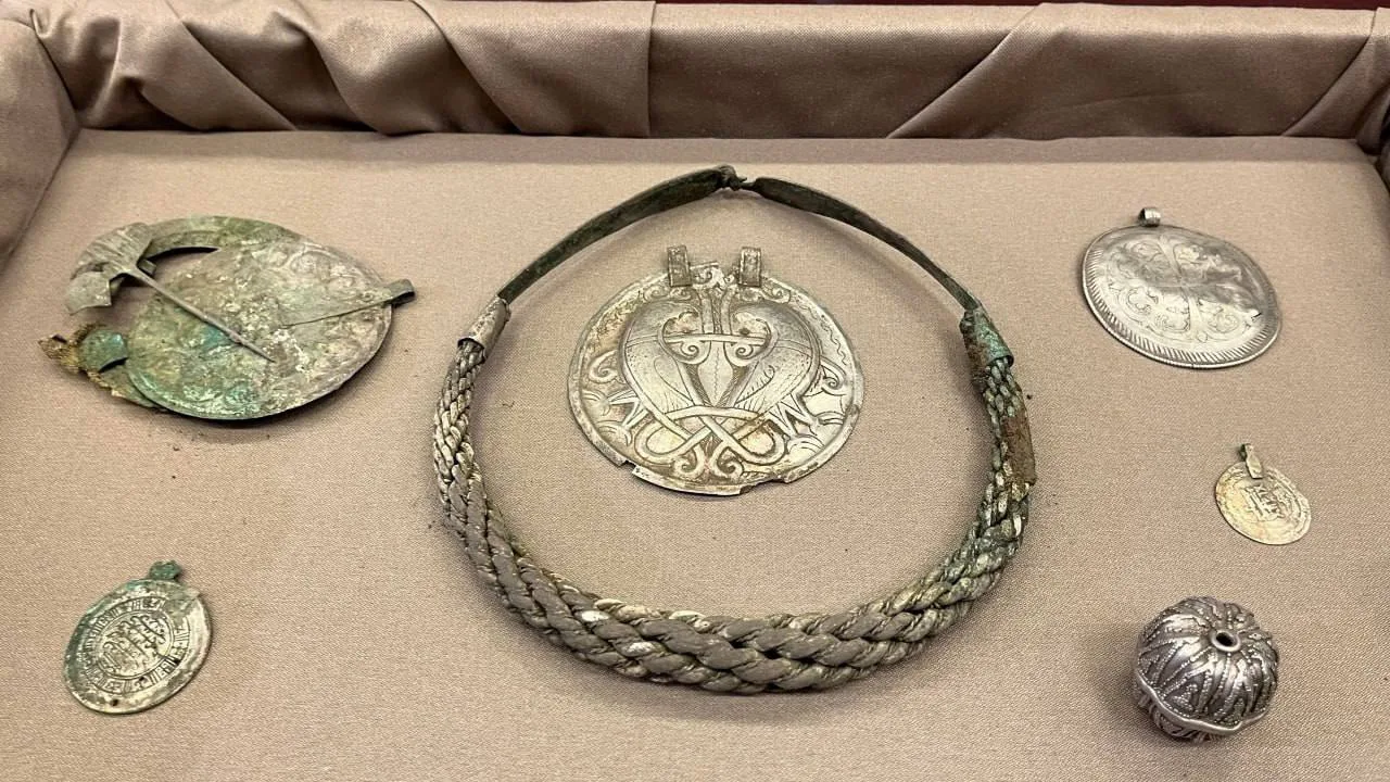 💎 Серебряный клад из Ленобласти планируют показать в Кунсткамере
