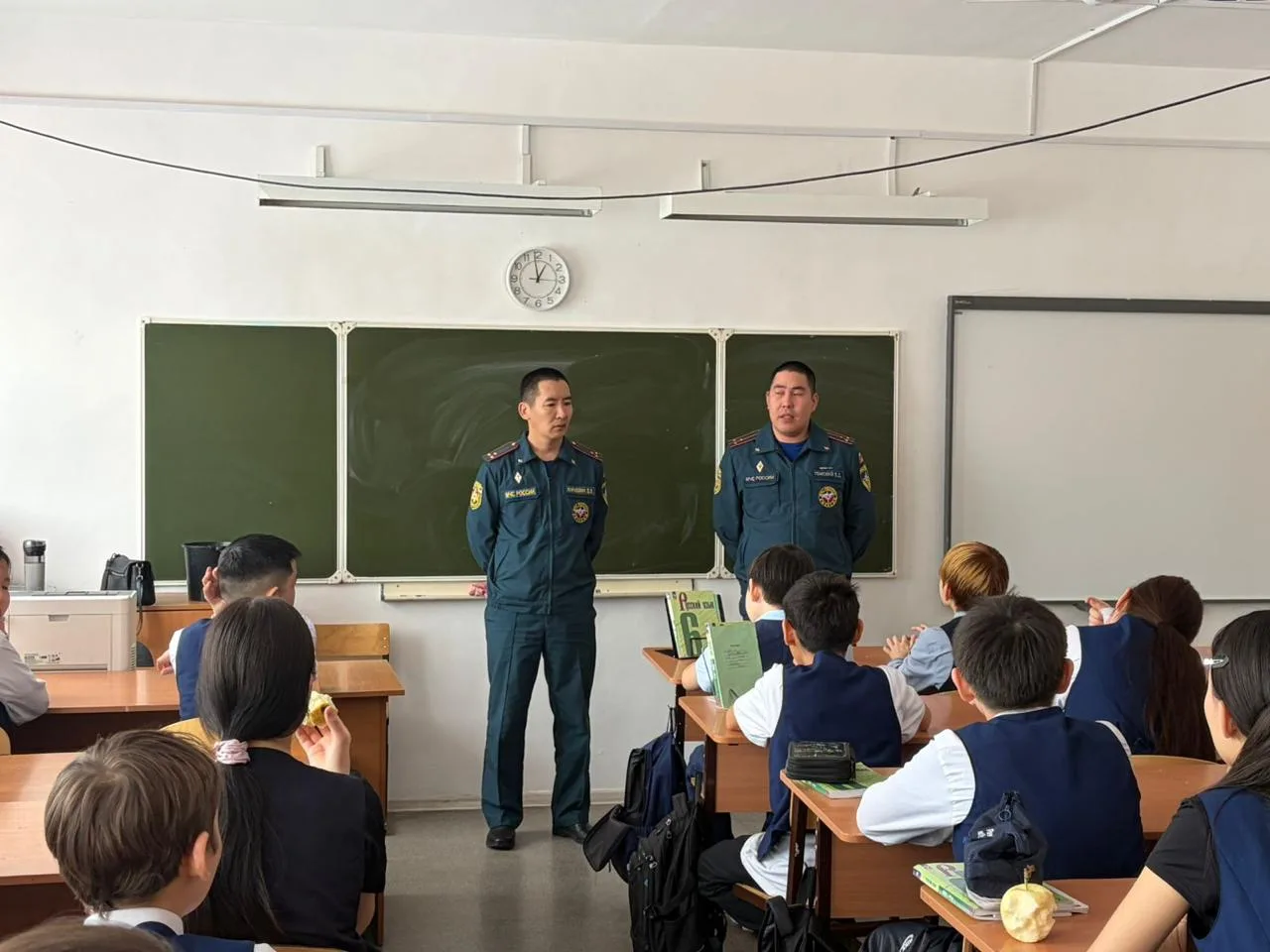 📅 7 октября в нашем лицее прошли важные мероприятия по безопасности!