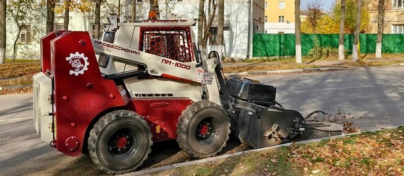 В Коврове ведут ямочный ремонт и дробят спиленные ветки