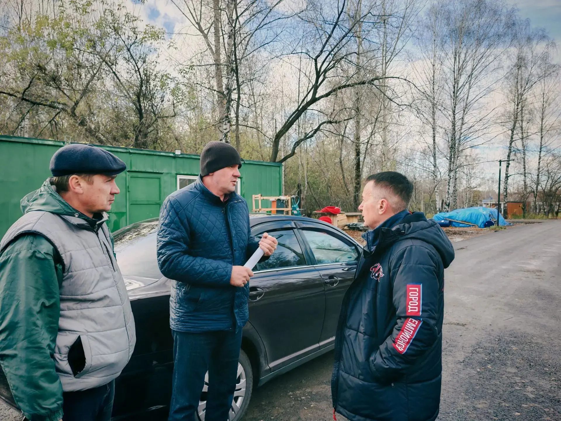 Сегодня в рамках традиционного объезда города встретились с жителями, провели беседу с ...