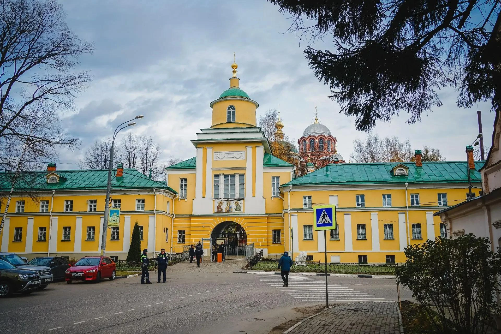 В среду, 14 октября, Покровский Хотьков ставропигиальный женский монастырь встретит сво...