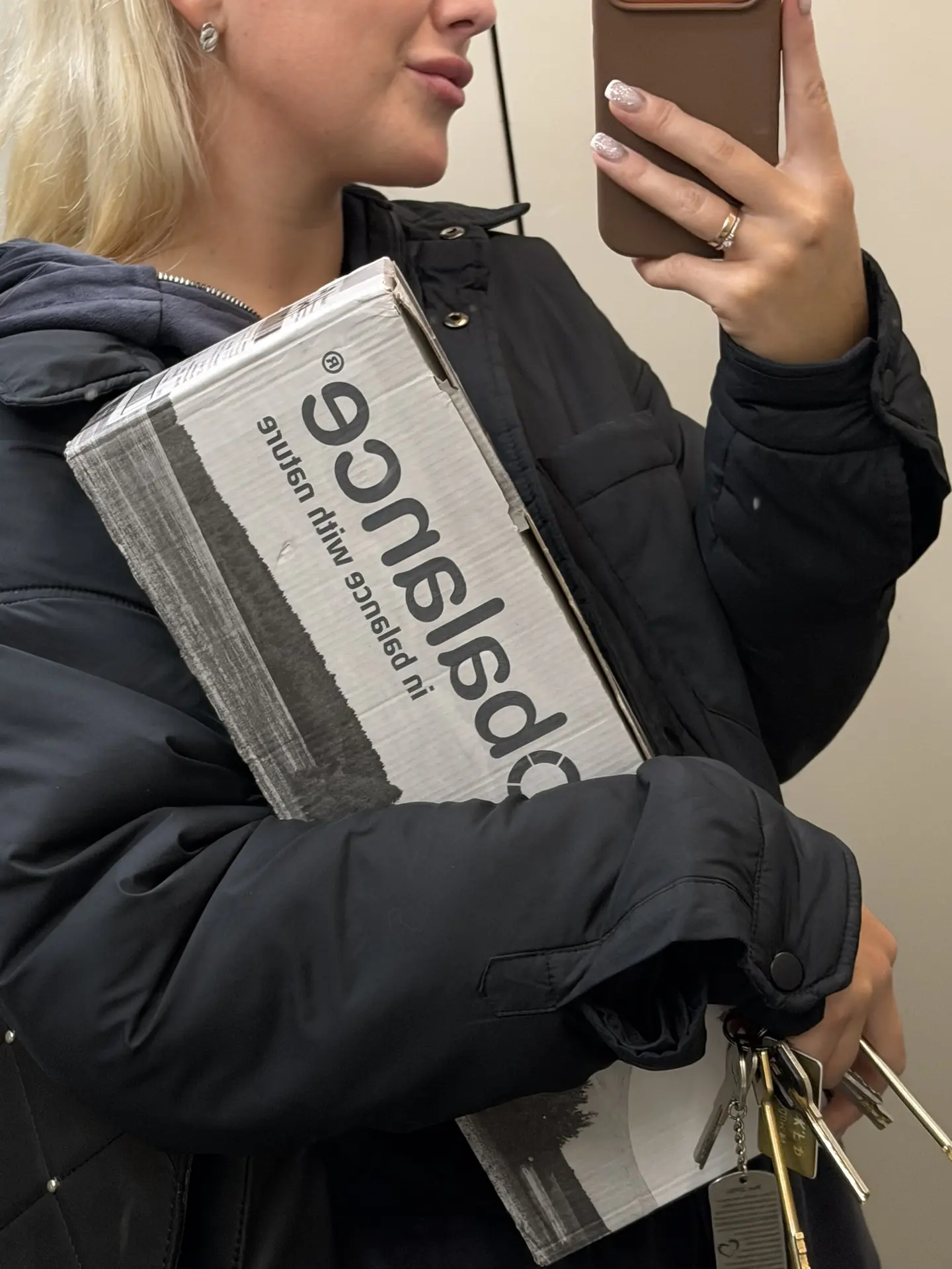 Несу для Айи, ее любимый корм🙏🏼💖