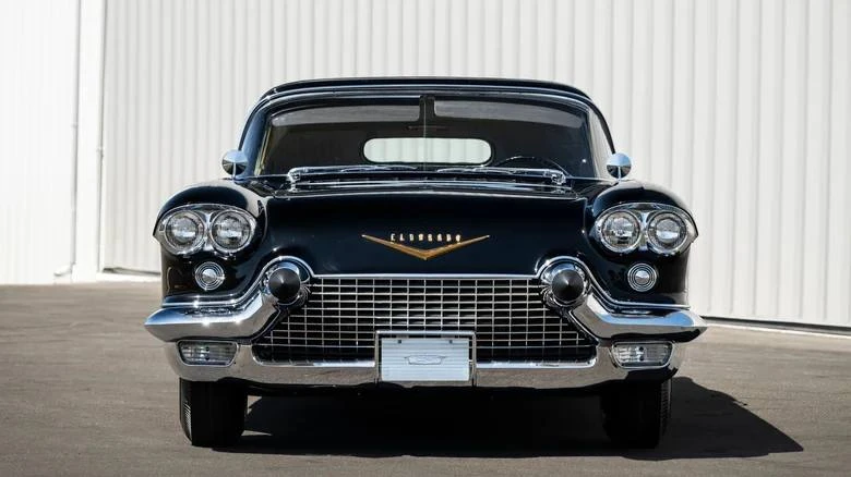 Cadillac, который хотели отправить на металлолом, продали почти за ПОЛМИЛЛИОНА долларов...