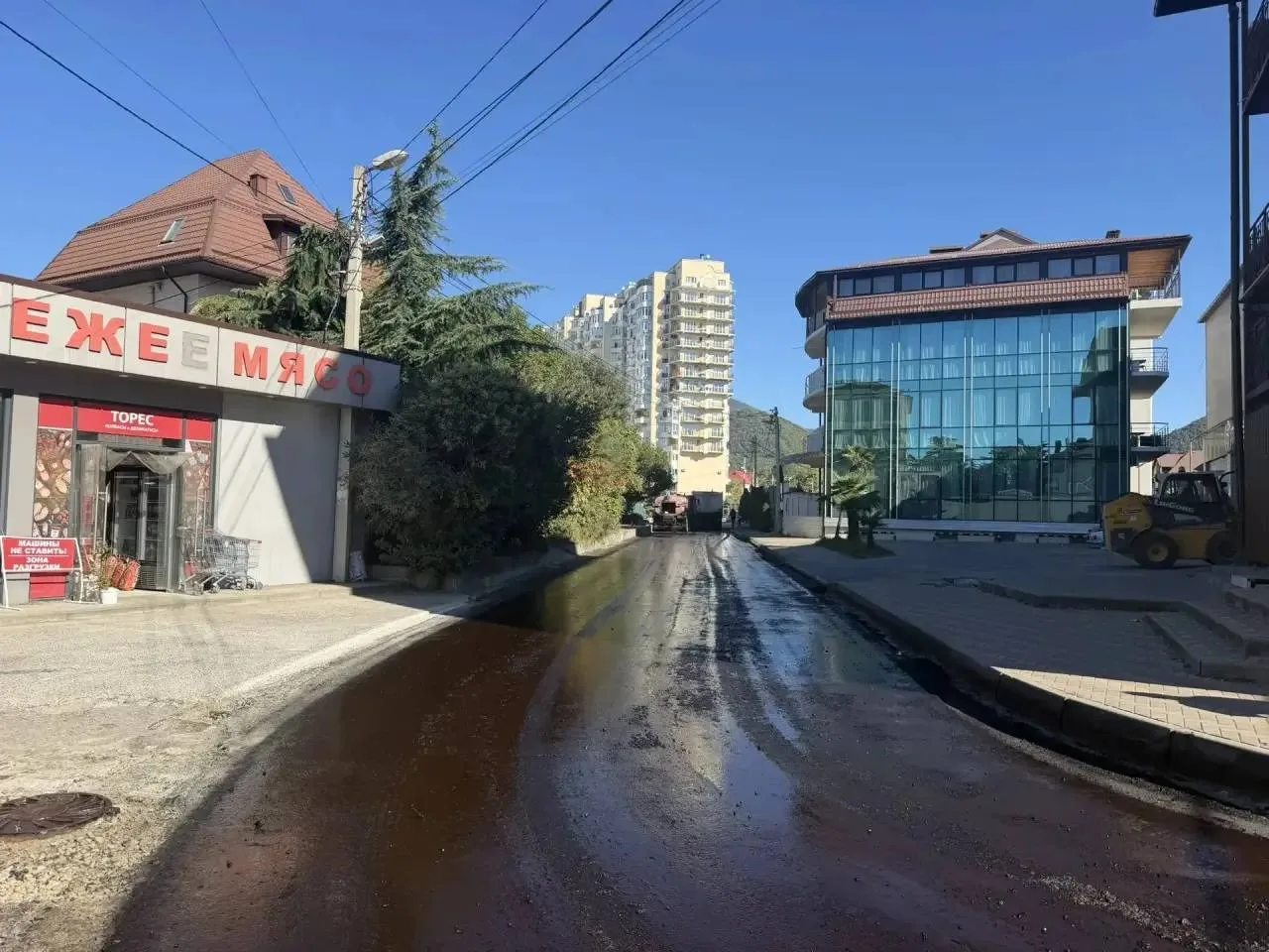 🚧 На Аэродромной кладут новый асфальт