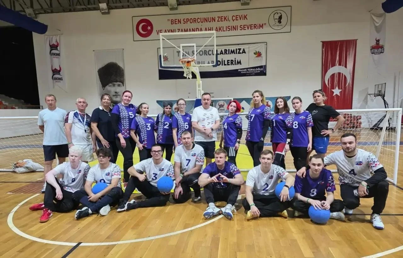 ⚽🥅 Воспитанник адаптивного отделения спортивной школы «Орбита» Богдан Шестаков принима...