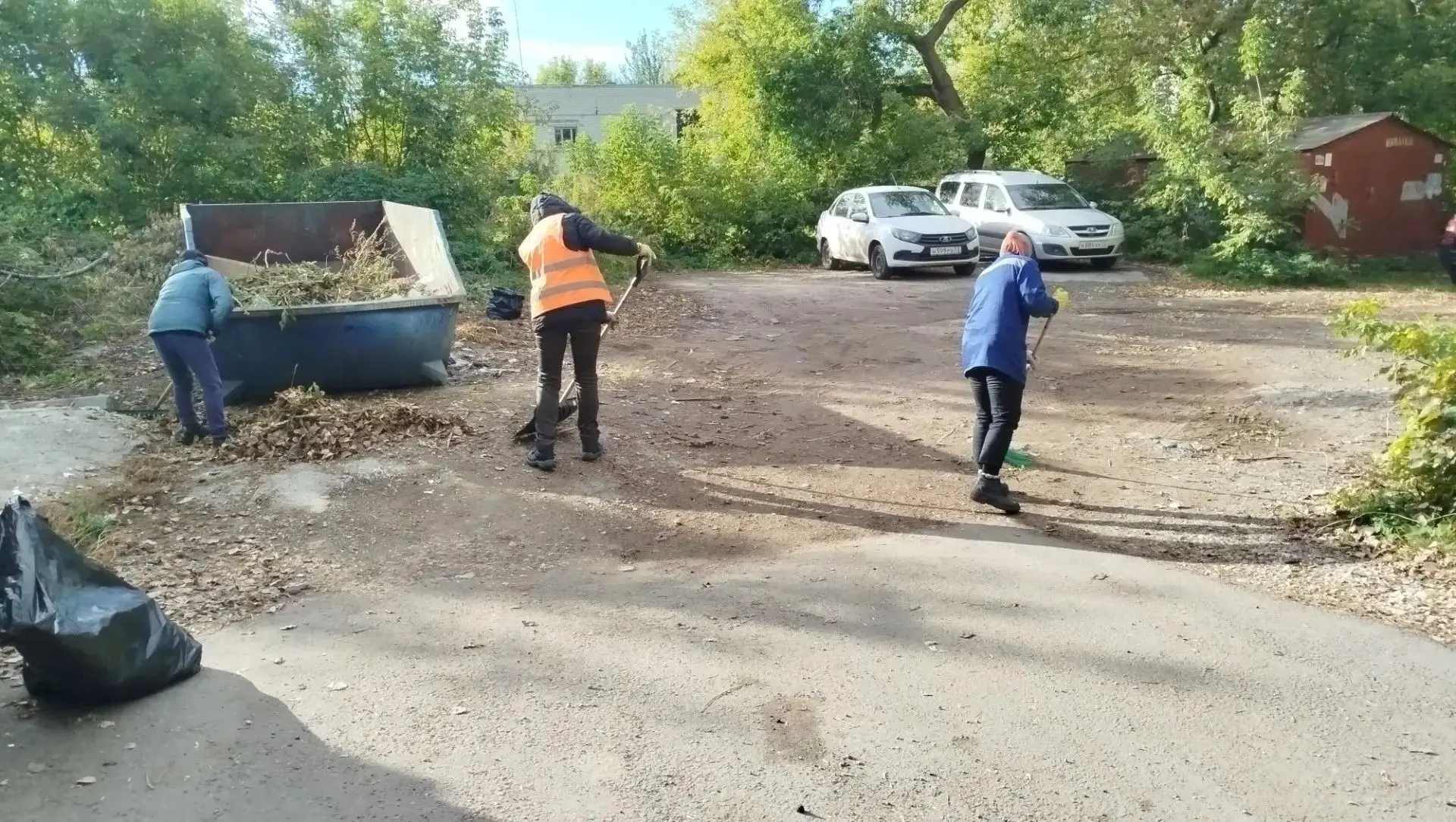 Вместе делаем город чище: в Ленинском районе — санитарная пятница