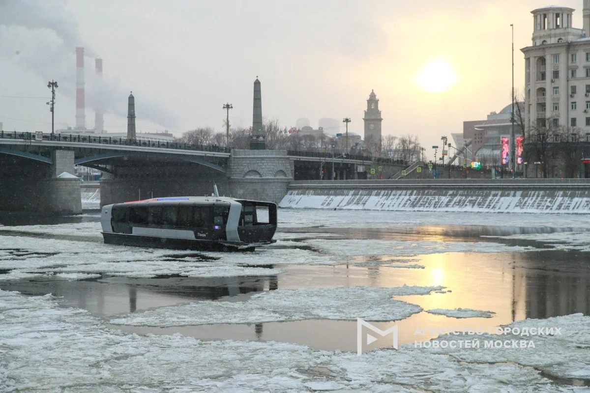 Зимние тарифы начнут действовать на всех маршрутах электросудов в Москве с 16 октября. ...