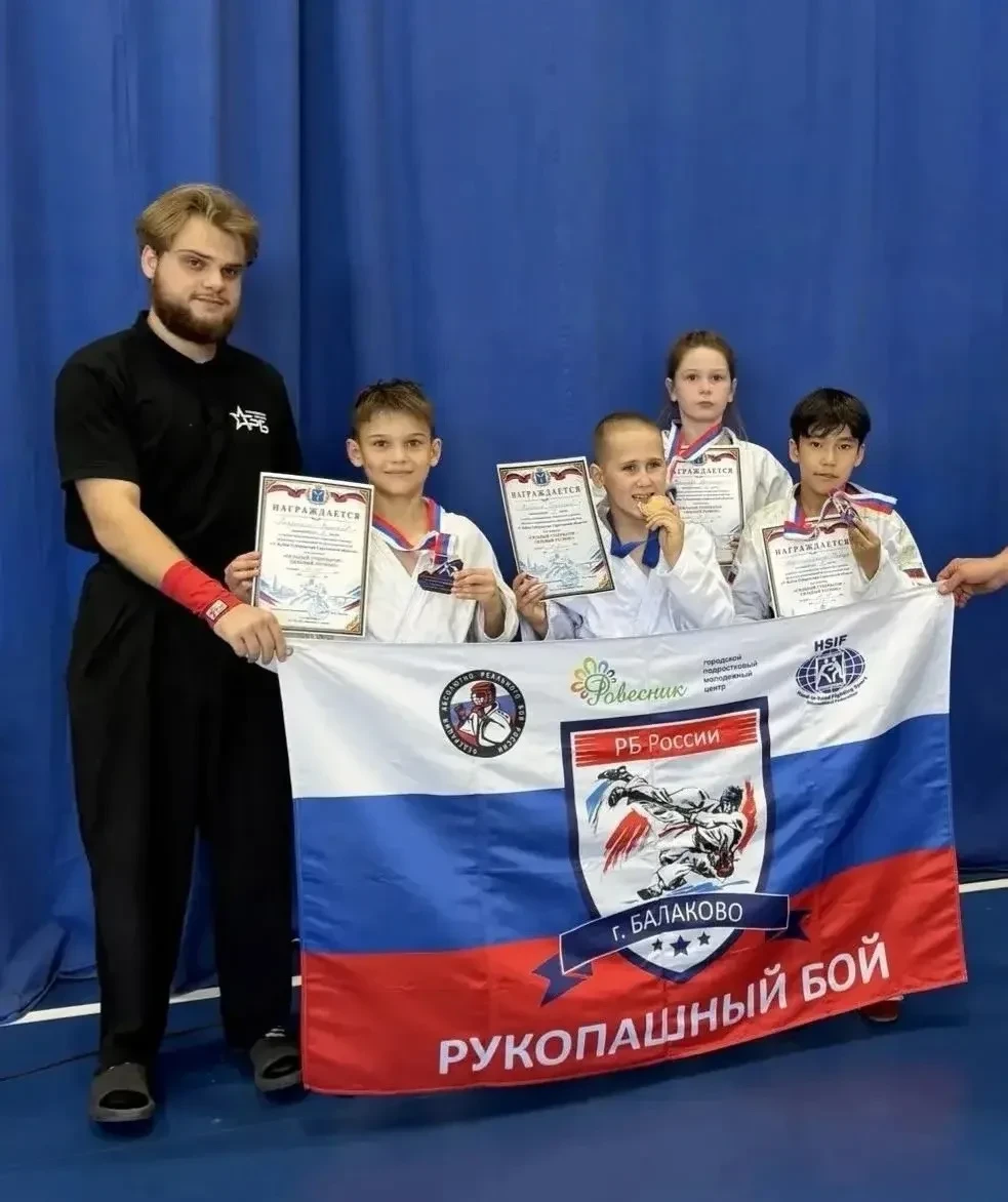Балаковские борцы привезли пять медалей с Кубка губернатора