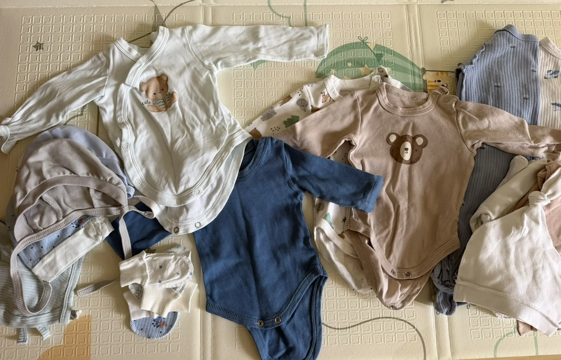 Продам одежду для новорожденного 56-62