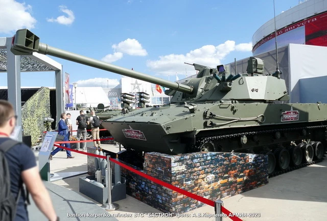 120-ММ ПЕРСПЕКТИВНОЕ САМОХОДНОЕ АРТИЛЛЕРИЙСКОЕ ОРУДИЕ «ЛОТОС» НА ФОРУМЕ АРМИЯ-2023