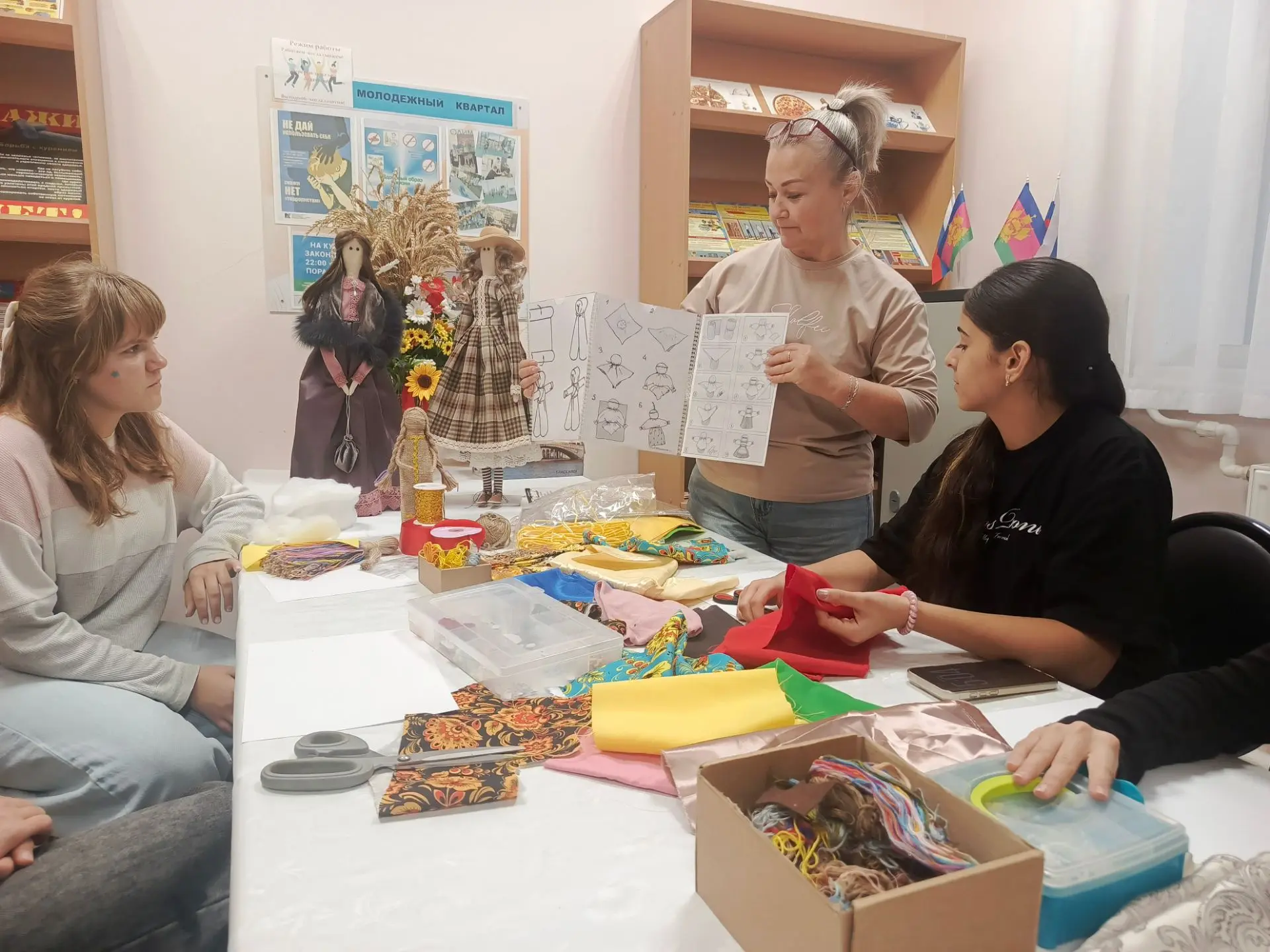 В Доме культуры прошла «Мастерская народной куклы»🎎