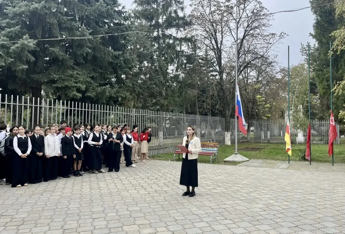 🏫Начало учебной недели в нашей школе традиционно ознаменовано торжественной линейкой и...