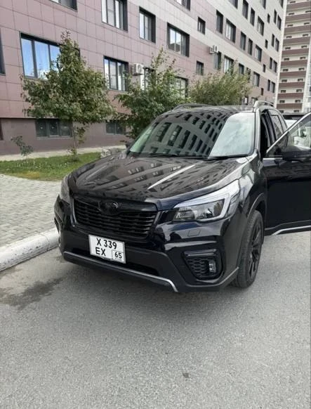 В Южно-Сахалинске ищут водителя, который скрылся после ДТП с Subaru Forester. Авария пр...