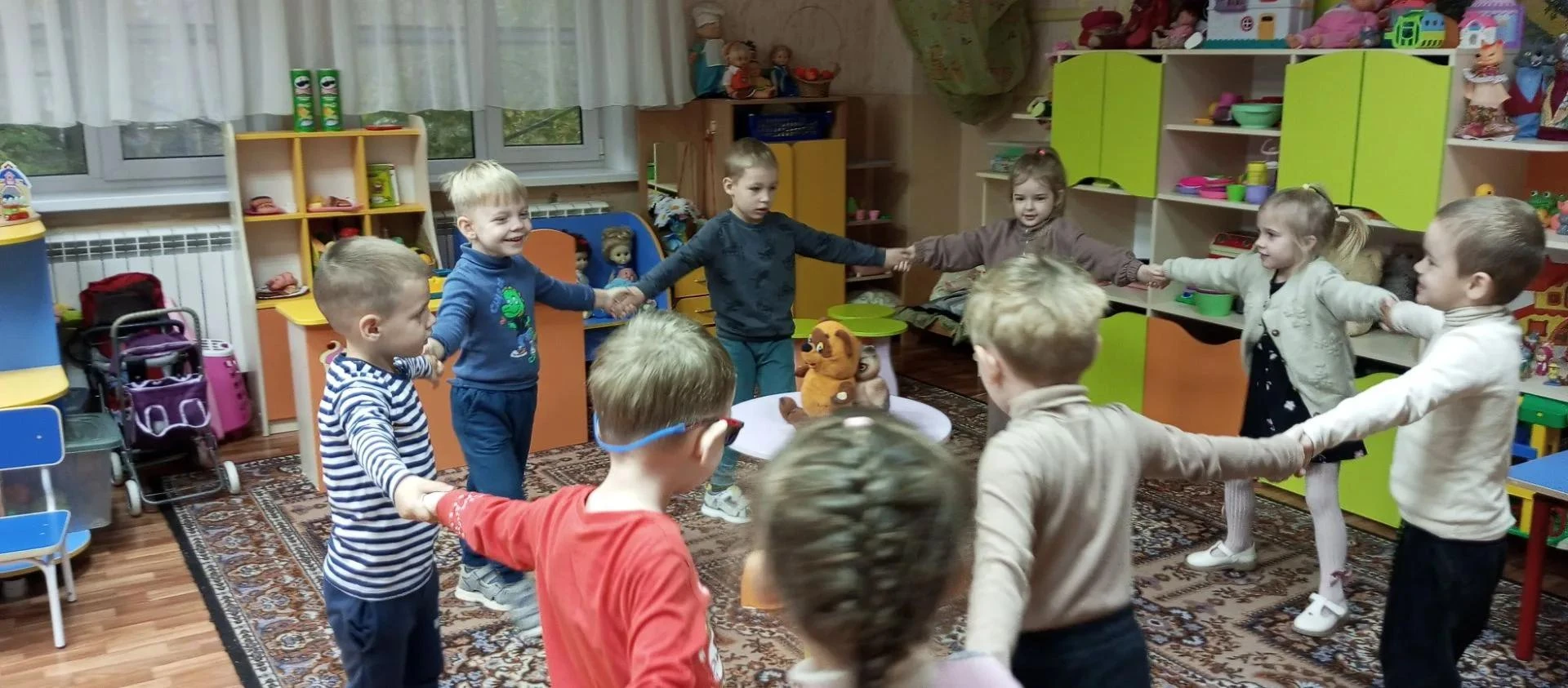 🎉 Сегодня — День рождения Винни‑Пуха! 🎂