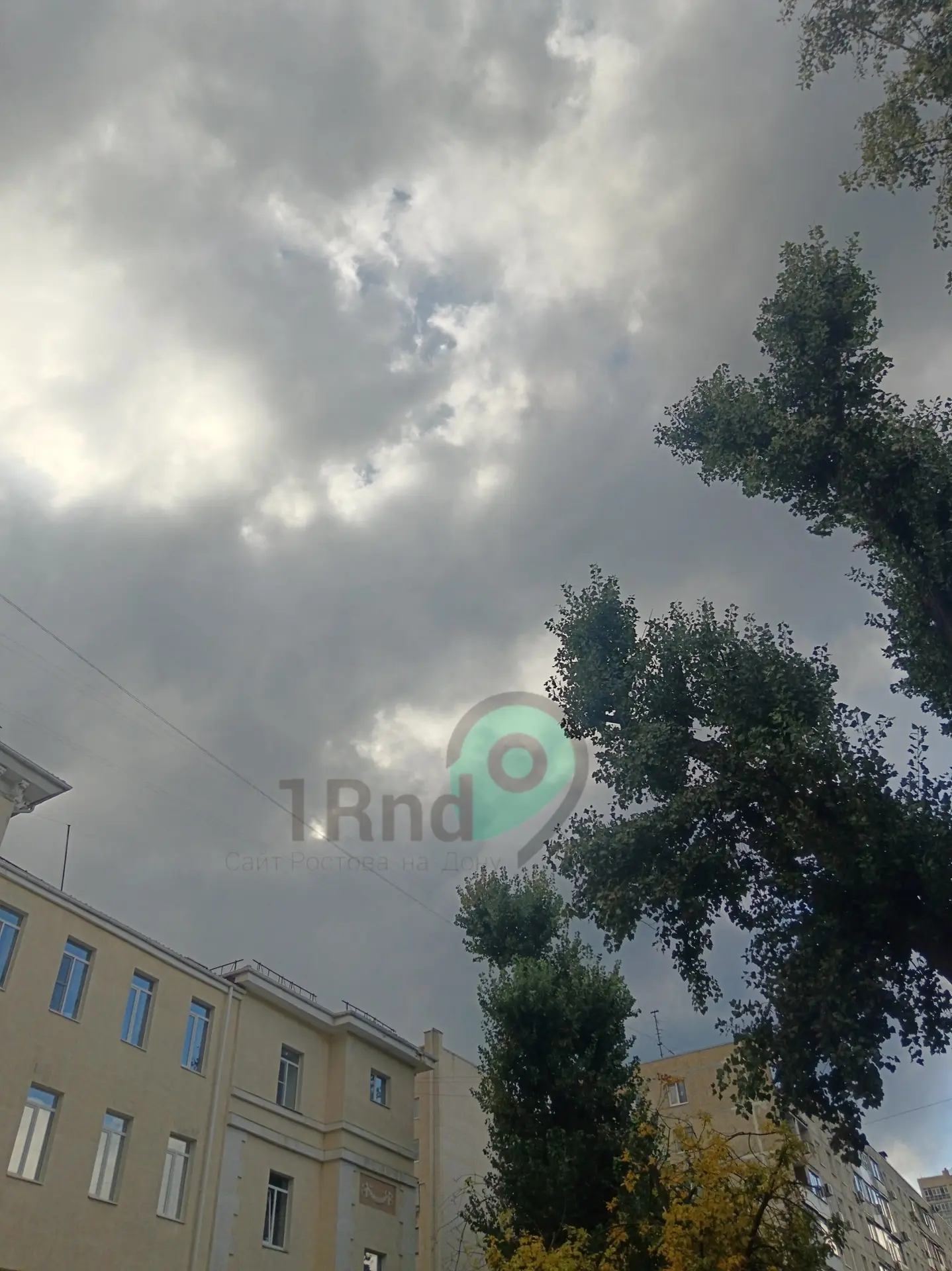 🌫️Подписчики прислали нам фото смога из разных точек города