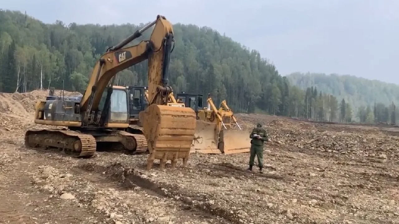 ❗️Директора компании и двух посредников обвинили во взятке в 6 млн рублей в Кузбассе