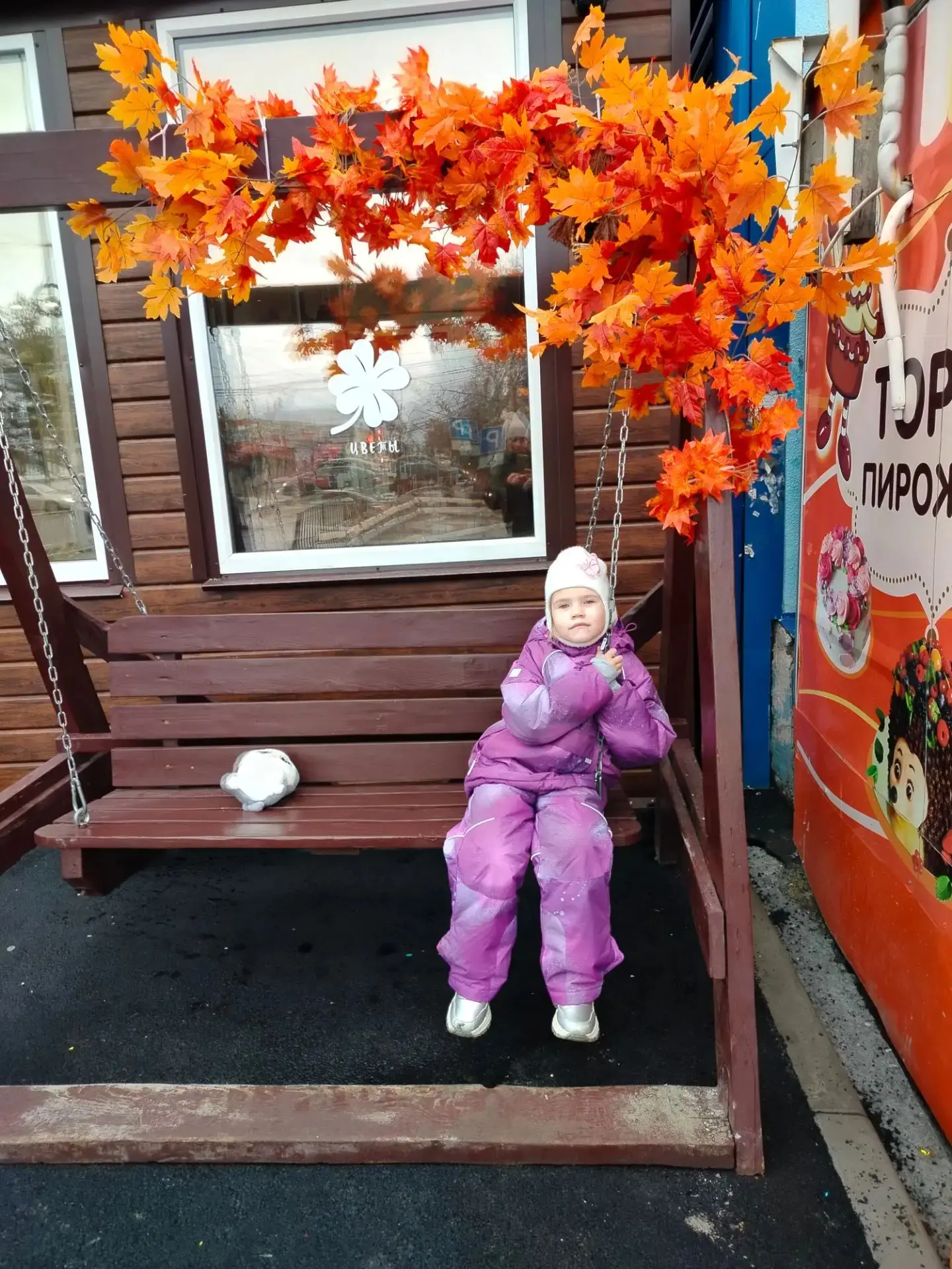 Вот и наша Василиса в центре внимания, ждём ваших голосов!