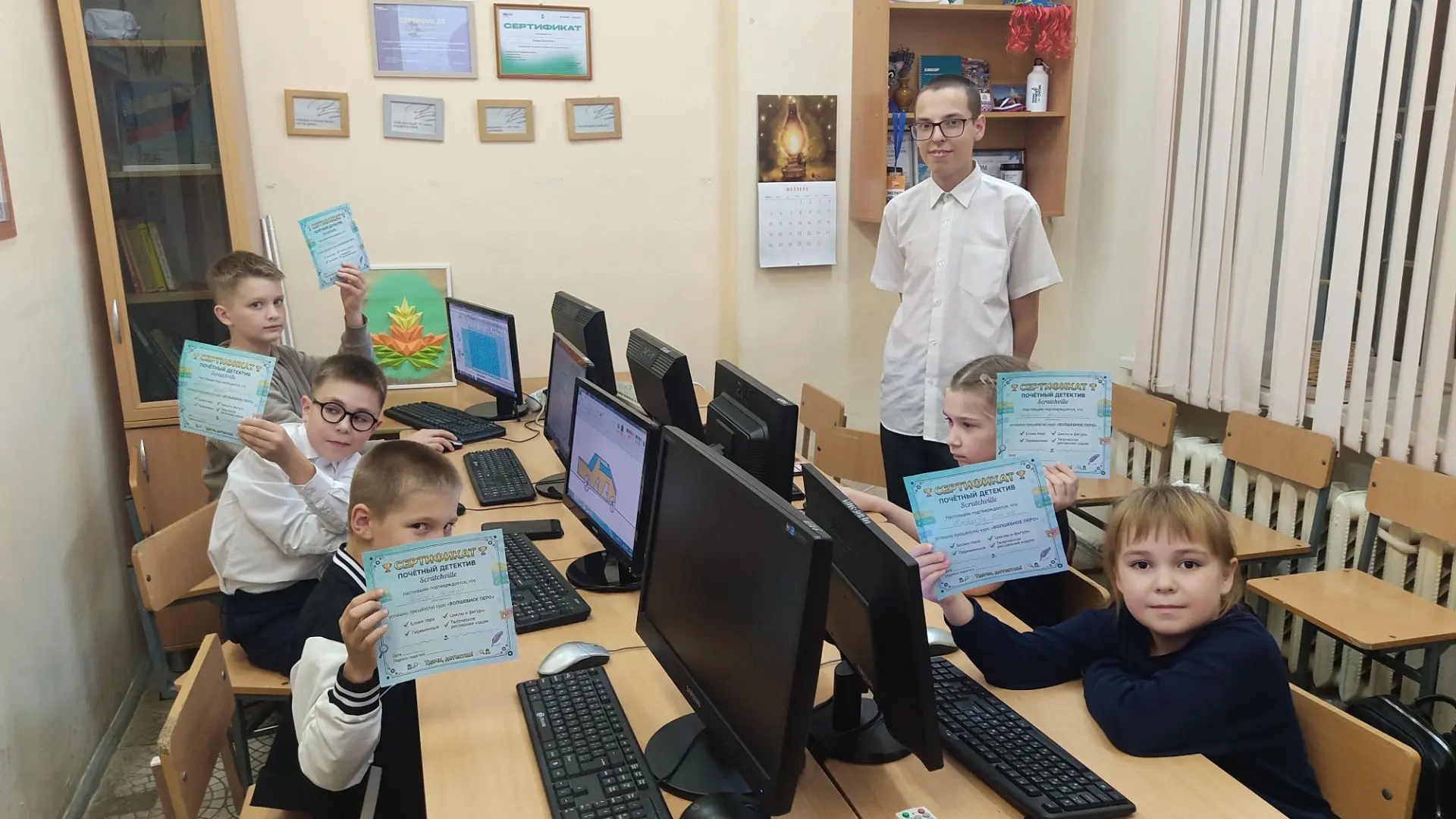 🤔 Чем программисты похожи на детективов?