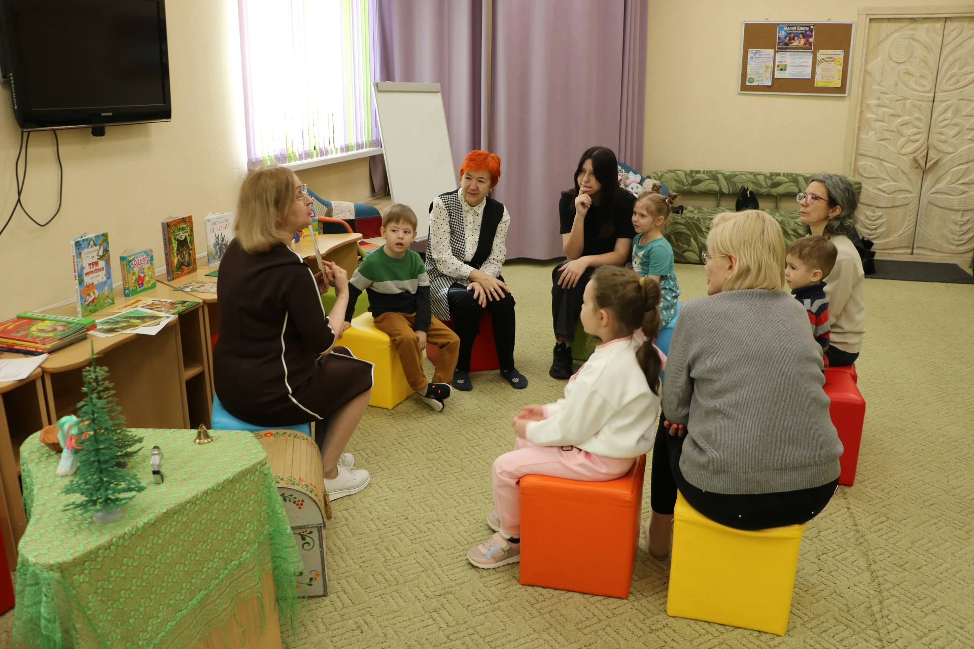 С книжкиным теплом под маминым крылом