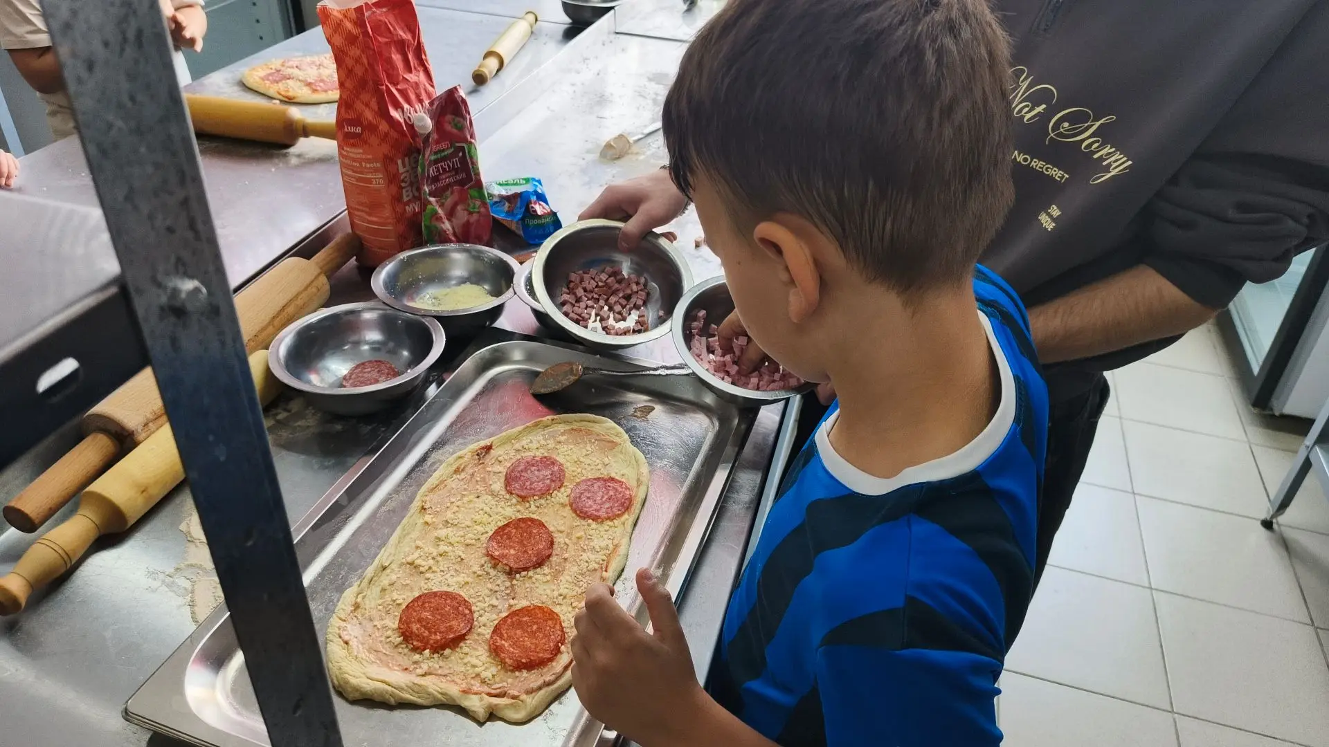 🍕 Горячая пицца — горячее сердце семьи!