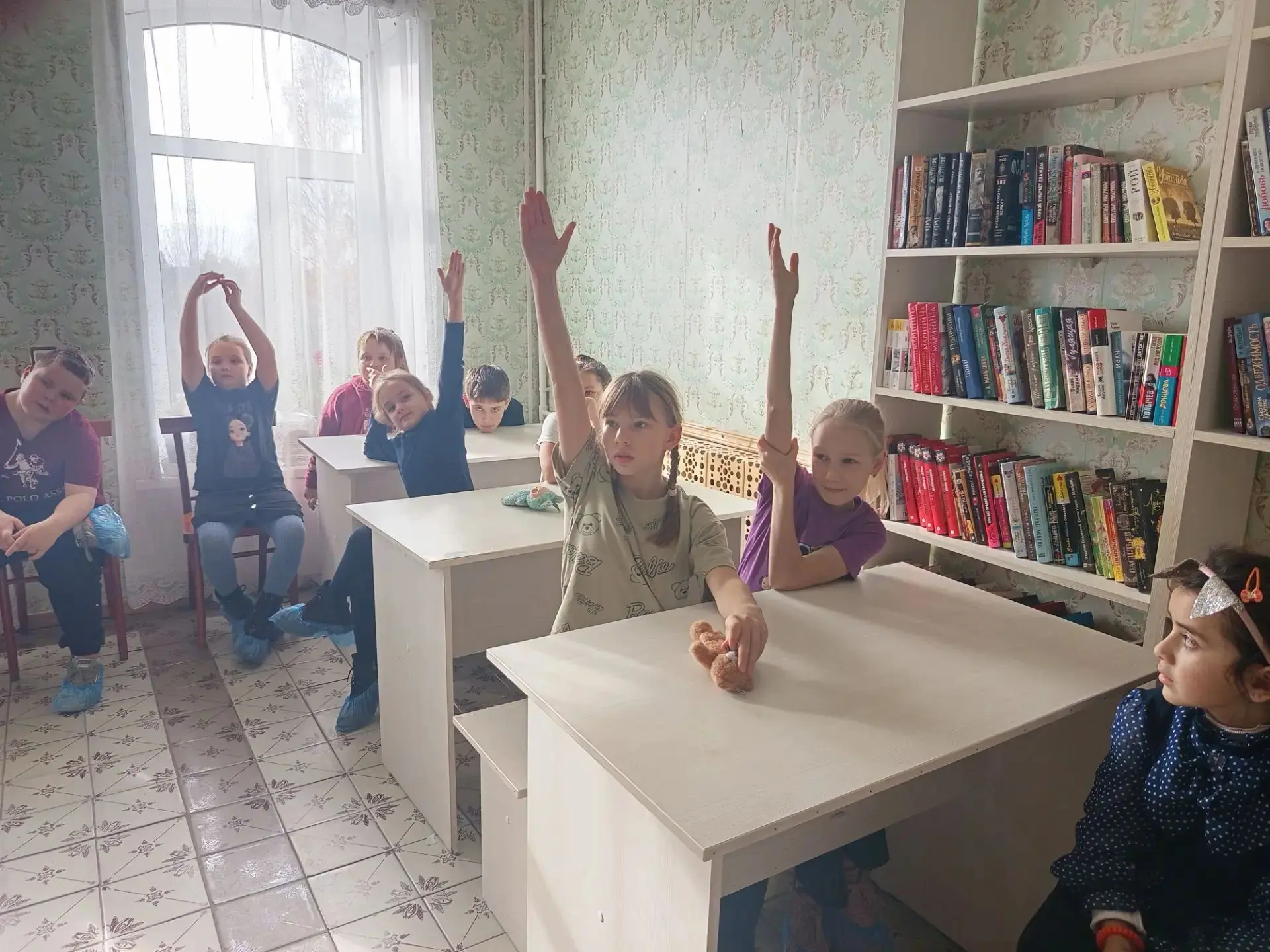👍В библиотеке д. Чертовищи прошла замечательная экскурсия для школьников первого звена...