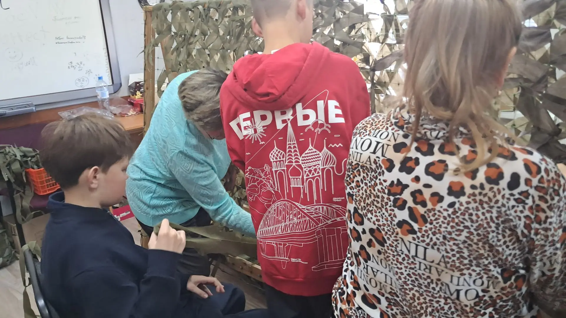 встреча стала для ребят не просто экскурсией, а настоящим уроком мужества и патриотизма...