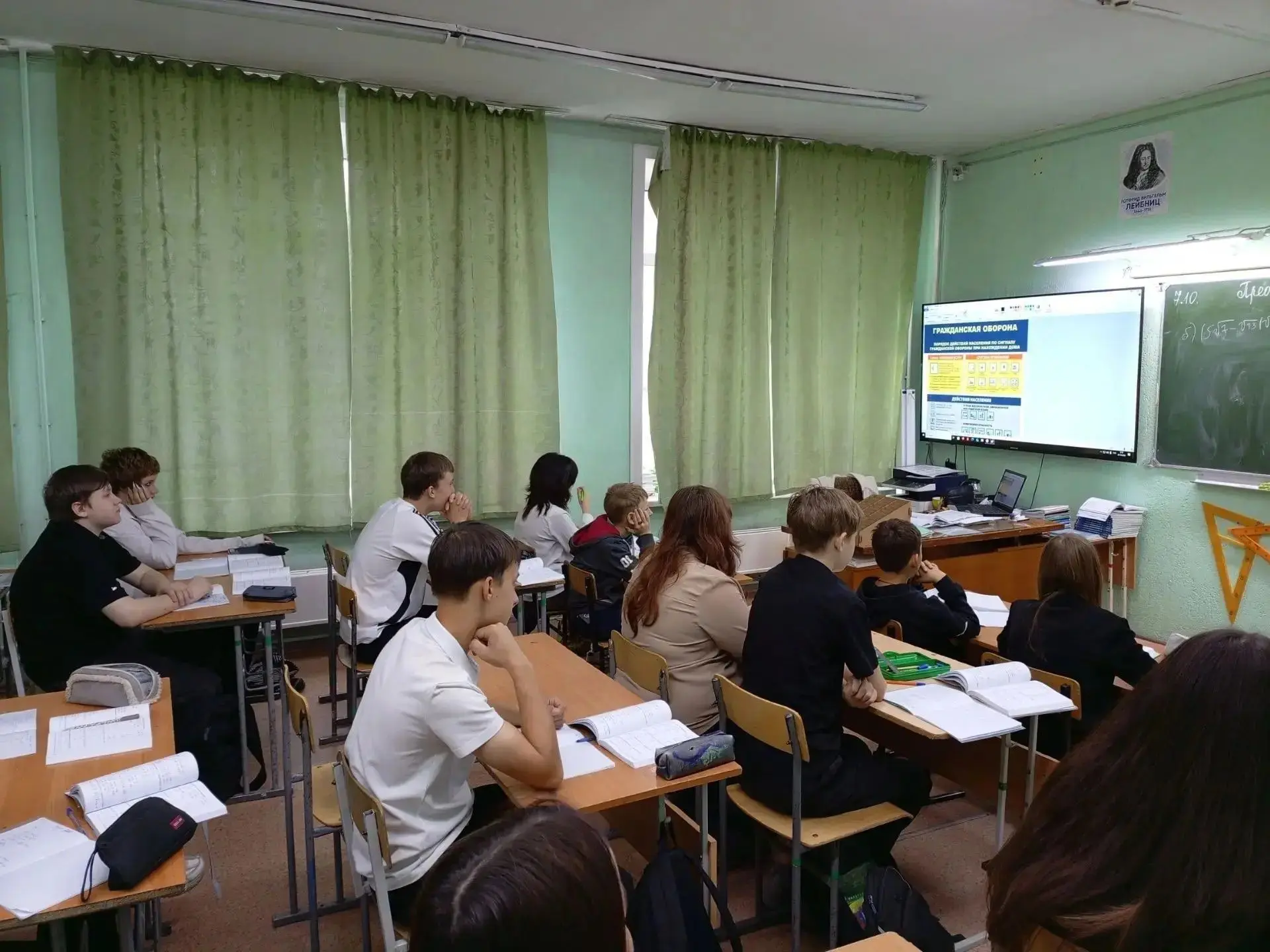 В школах Бийска отработали действия при чрезвычайных ситуациях