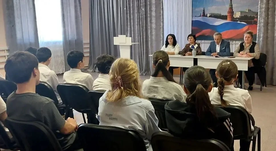📕 Беседа и инструктаж по безопасности в МБОУ «СОШ п. Мичуринский»
