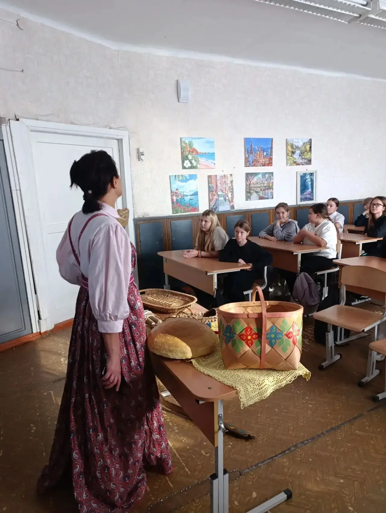 Путешествие в прошлое: как 5-е классы примеряли на себя жизнь предков 👵👴